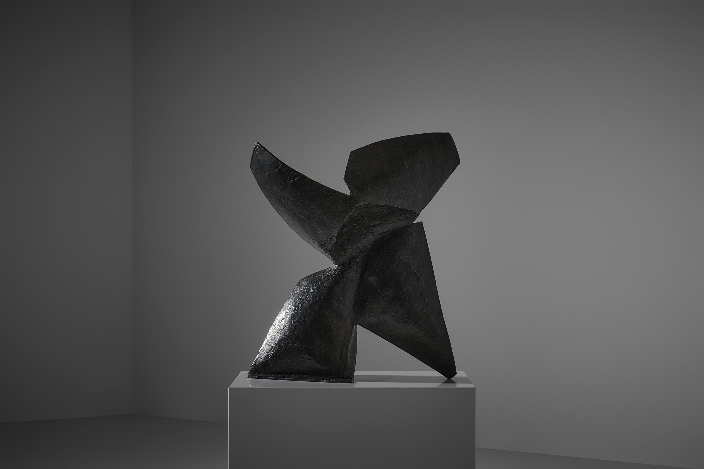 Scultura astratta in bronzo 