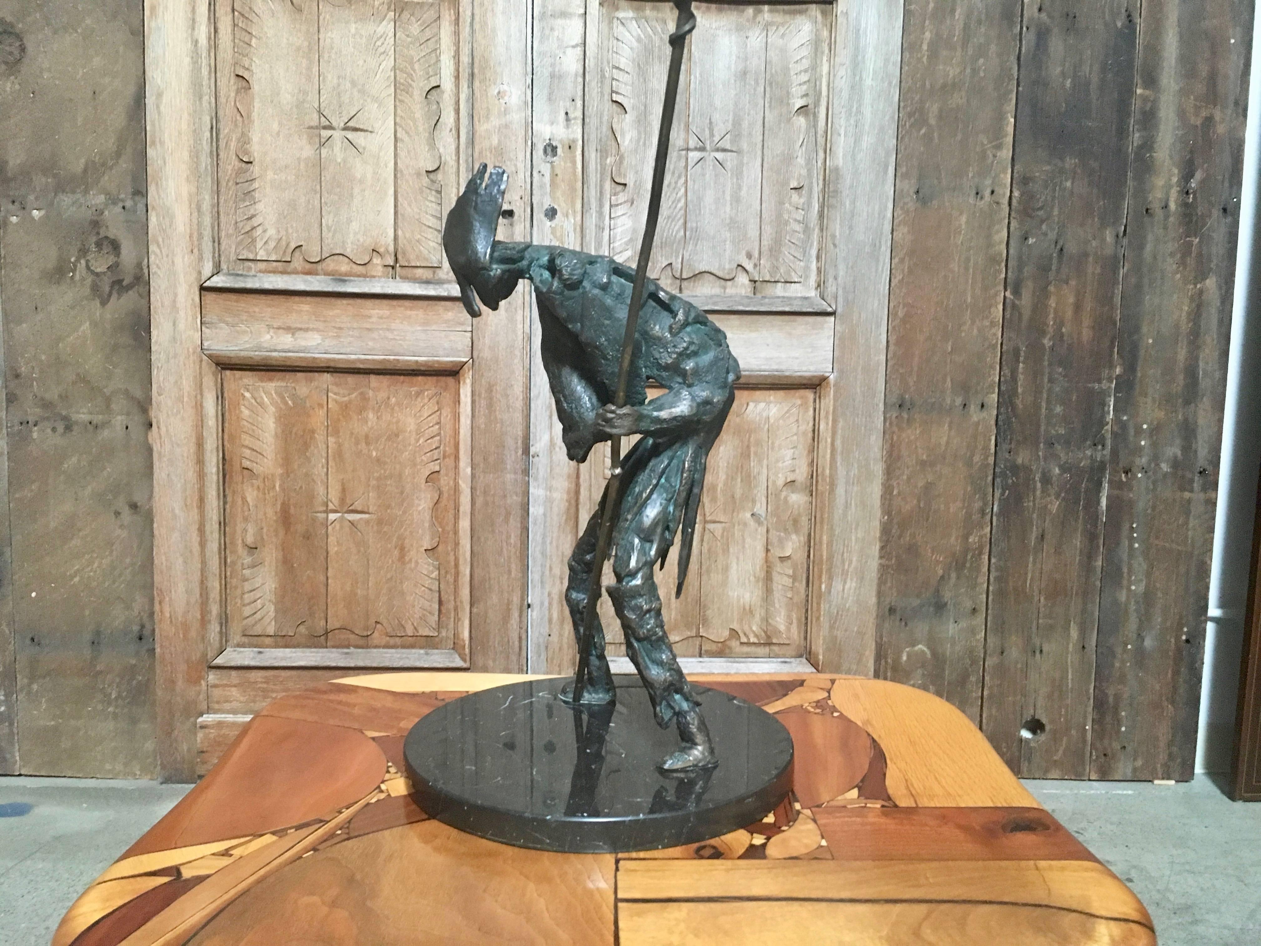 Sculpture brutale en bronze de Don Quichotte montée sur socle en marbre
Cette pièce est signée à l'arrière de l'un des pieds, mais c'est illisible, veuillez voir les photos.