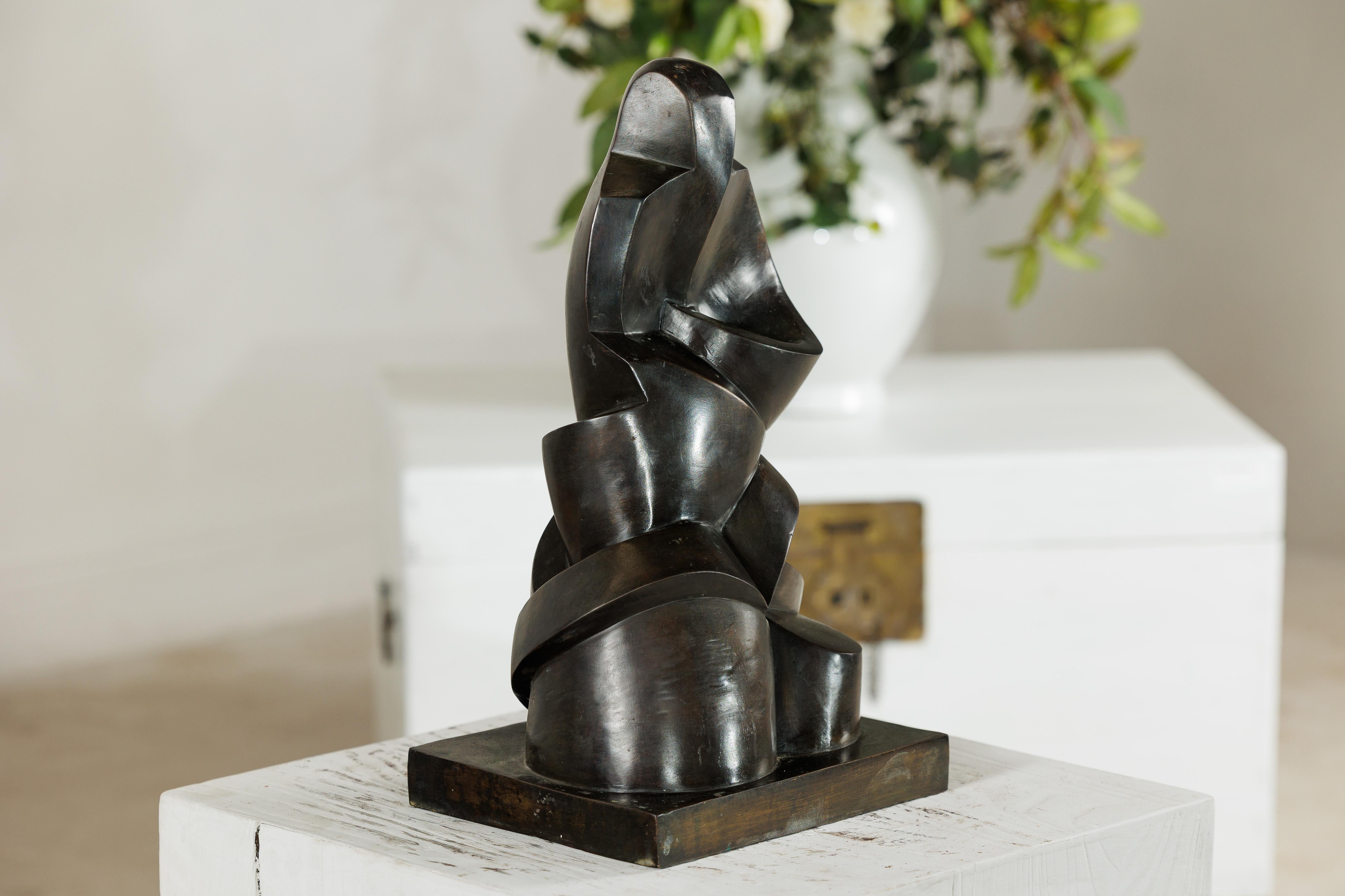 Scultura astratta in bronzo con forme geometriche e curve su base a plinto in vendita 4