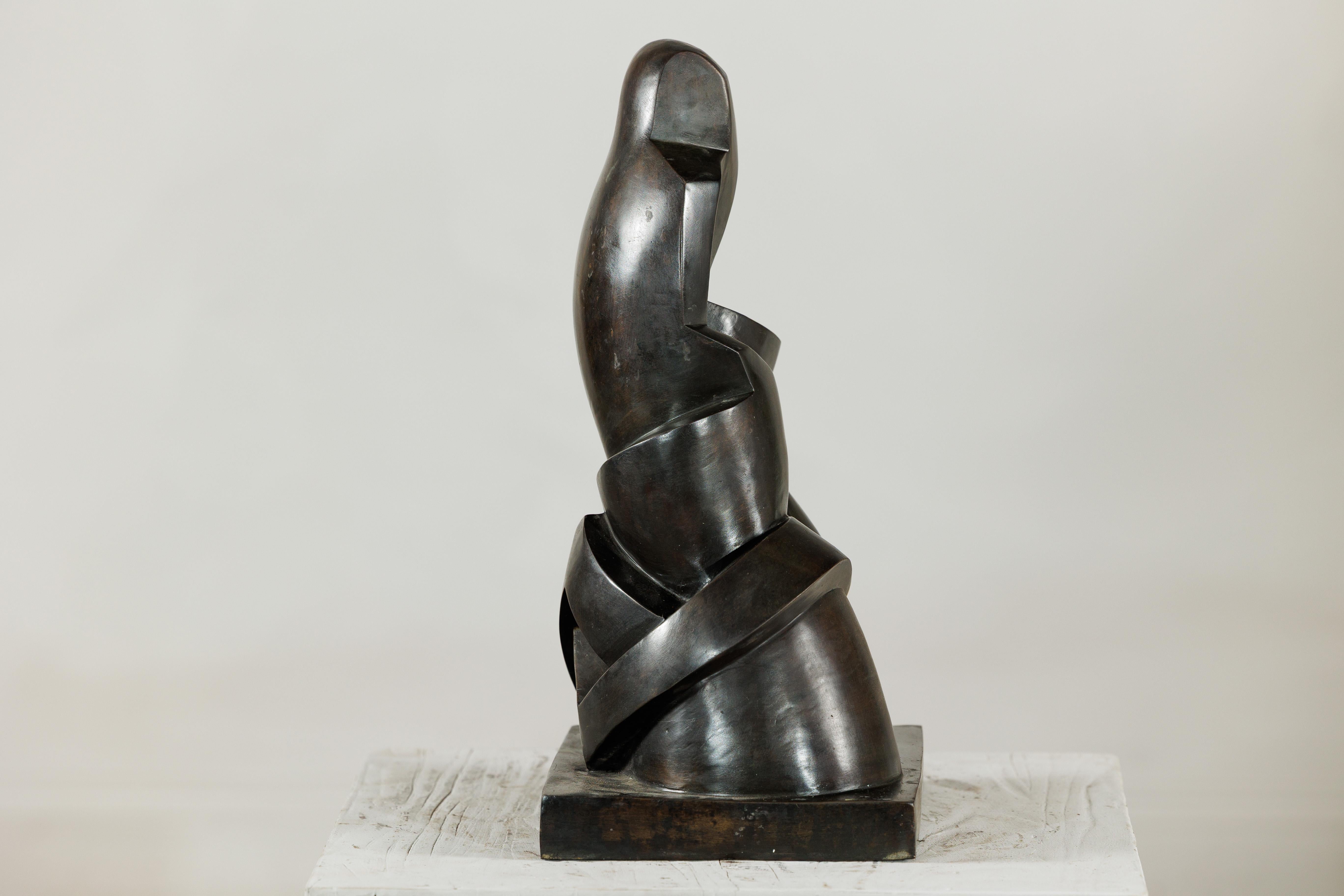 Scultura astratta in bronzo con forme geometriche e curve su base a plinto in vendita 8