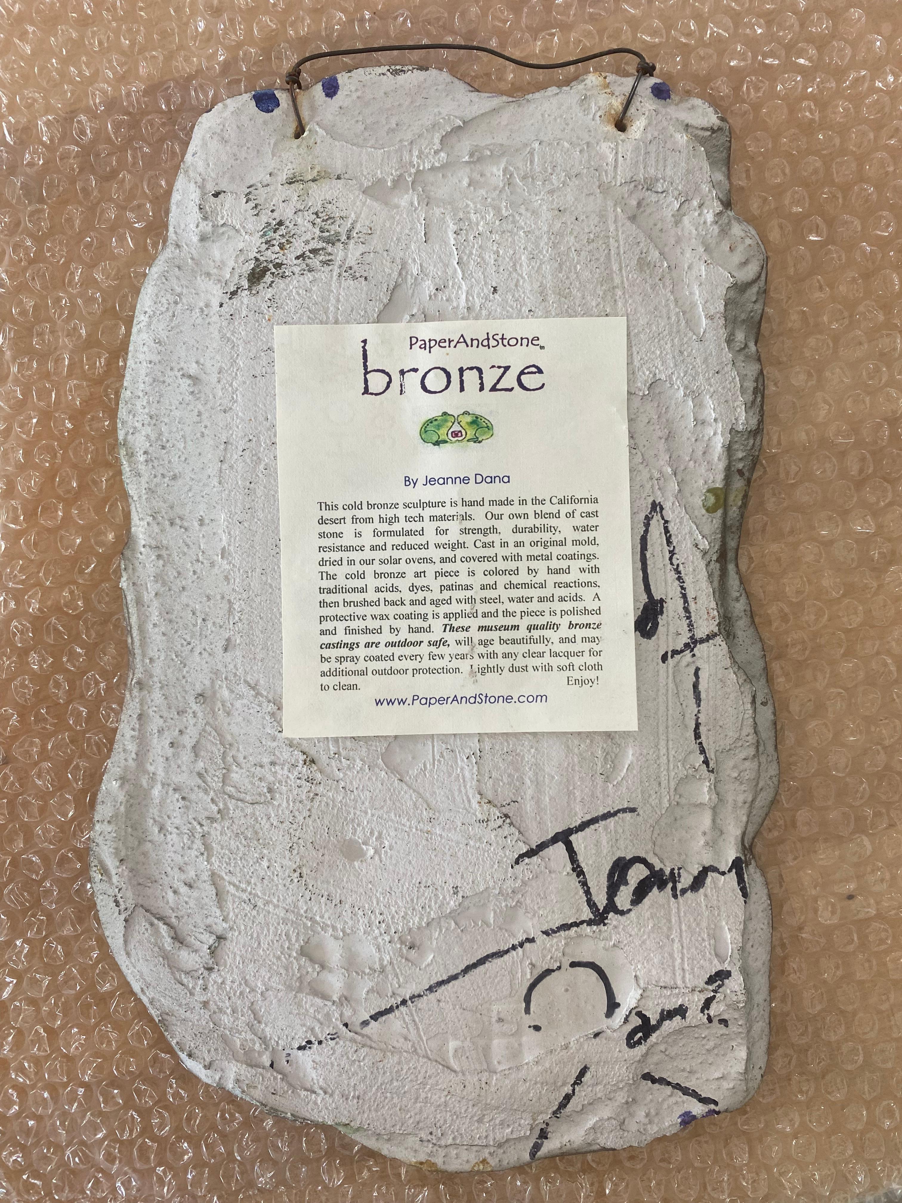 Sculpture abstraite en bronze avec visage en bas-relief en vert-de-gris en vente 9