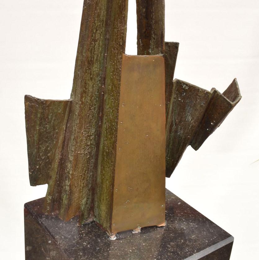Brutalisme  Sculpture abstraite en bronze sur grand socle en marbre noir Hollandais 1980's  en vente 3