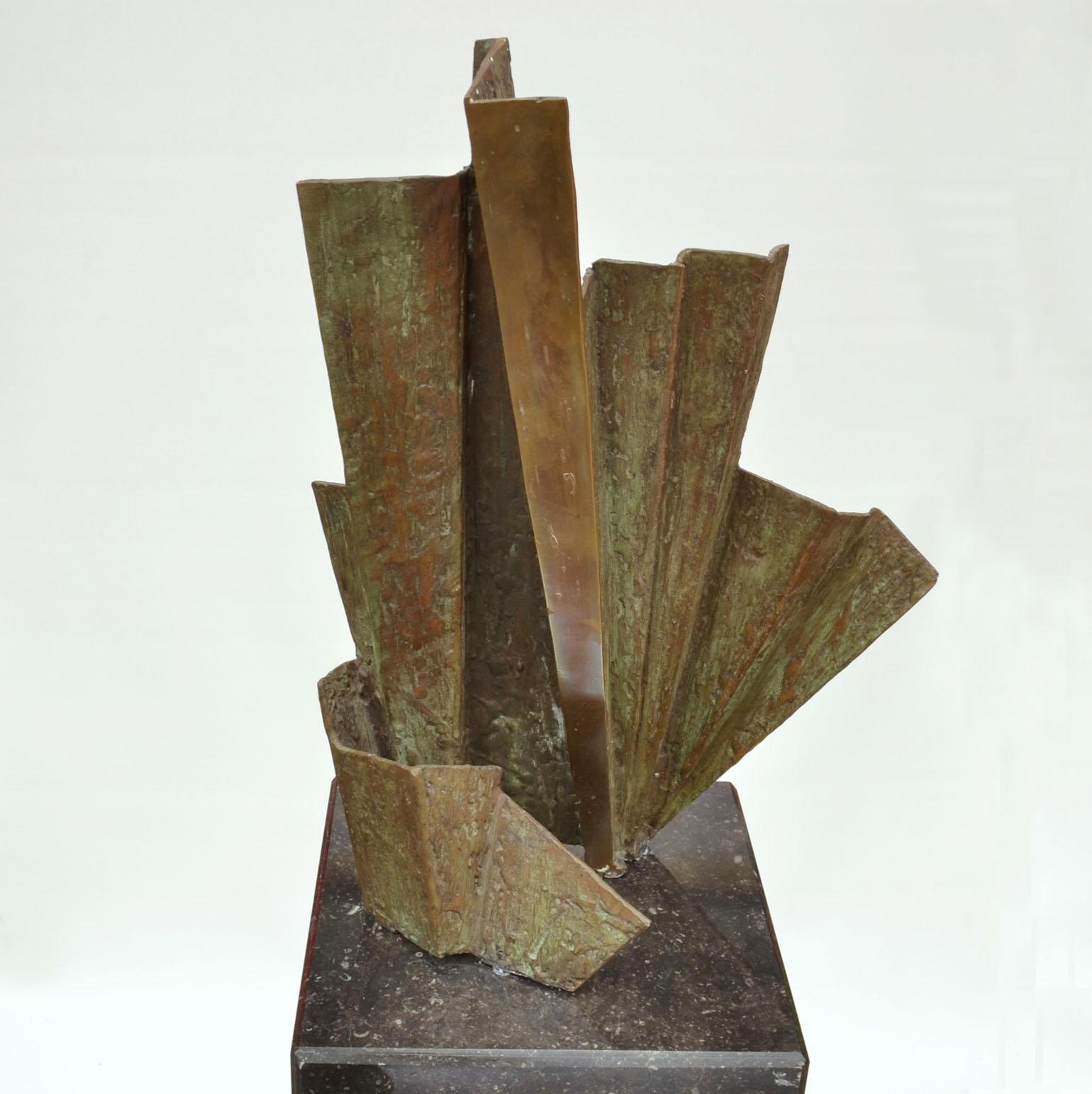 Abstract Brutalist Concertina Shaped Bronze Sculpture on Black Marble Plinth For Sale 1