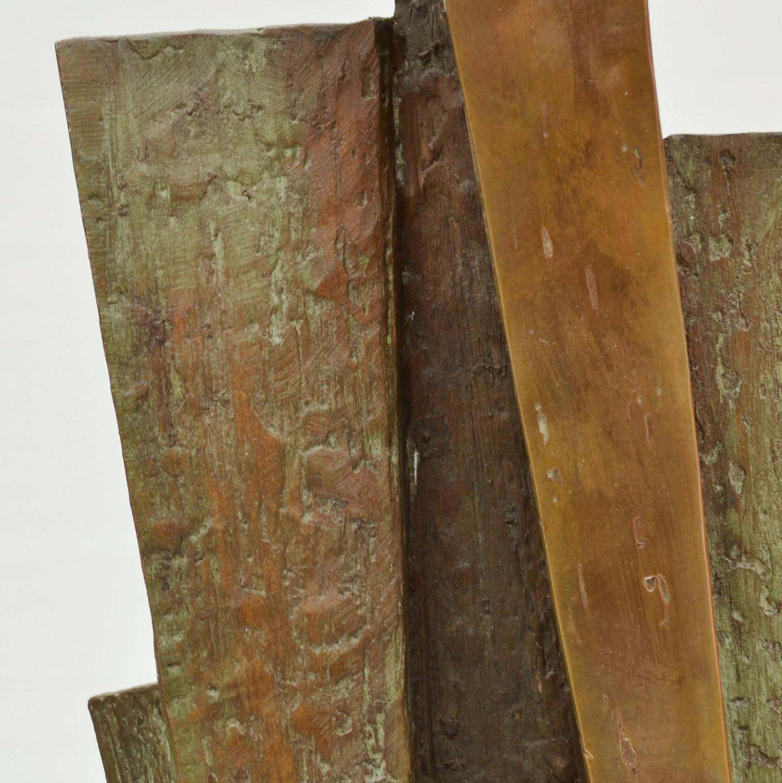 Abstrakte, brutalistische Concertina-Skulptur aus Bronze auf schwarzem Marmorsockel im Angebot 3
