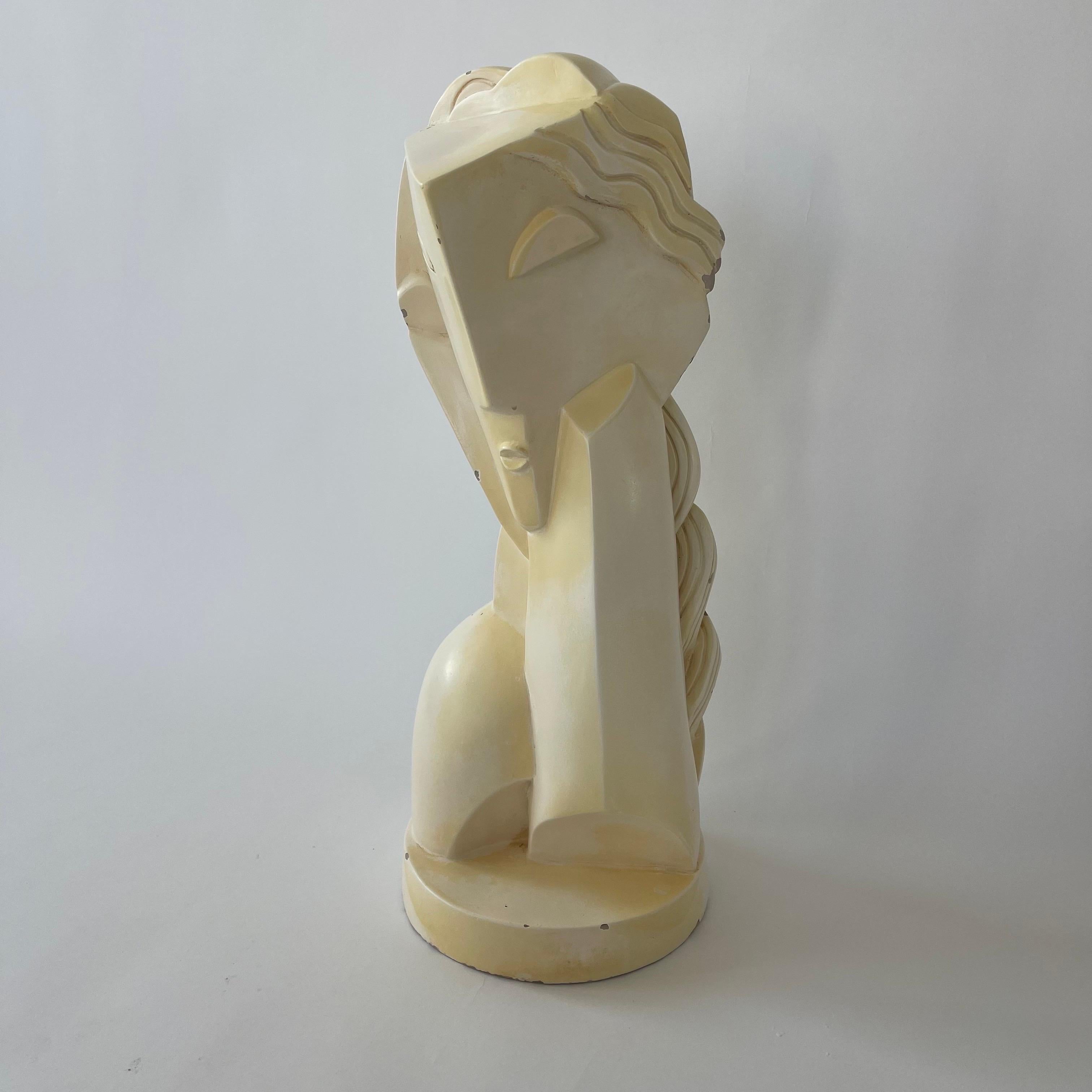 Sculpture abstraite en buste d'une femme aux cheveux tressés d'après Henri Laurens 