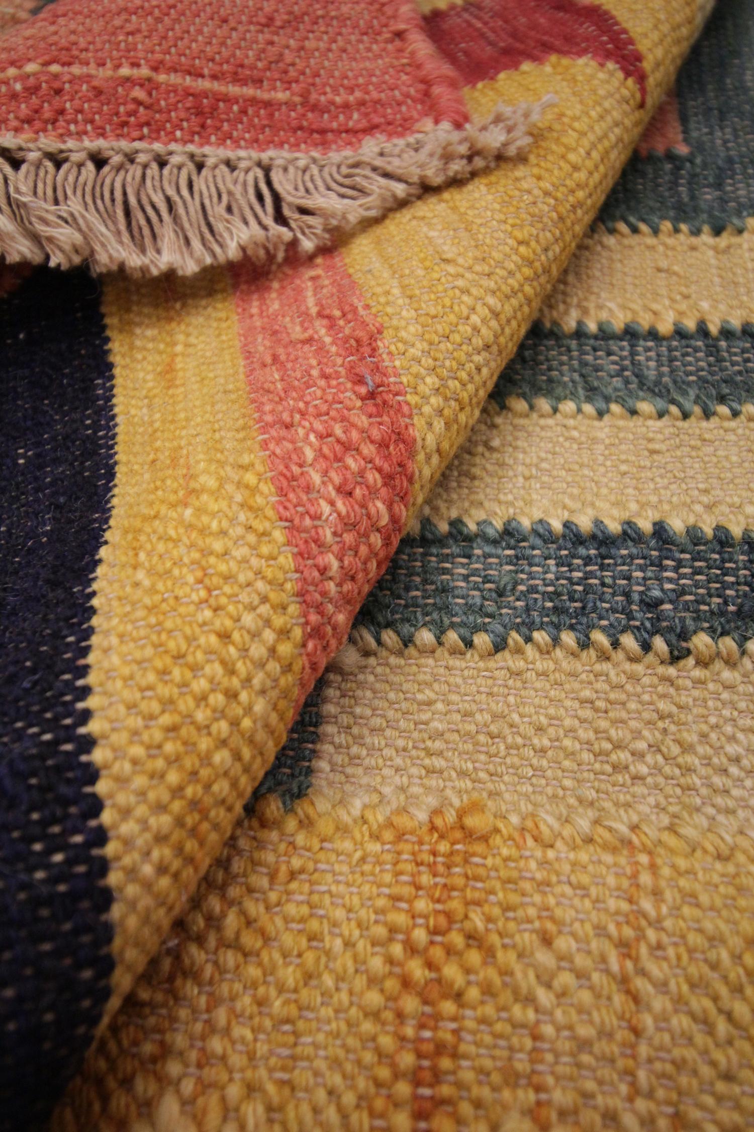 Contemporary Abstract Carpet Modern Geometric Kilim Rug Wool Kilim Area Rug 127 x 180cm For Sale