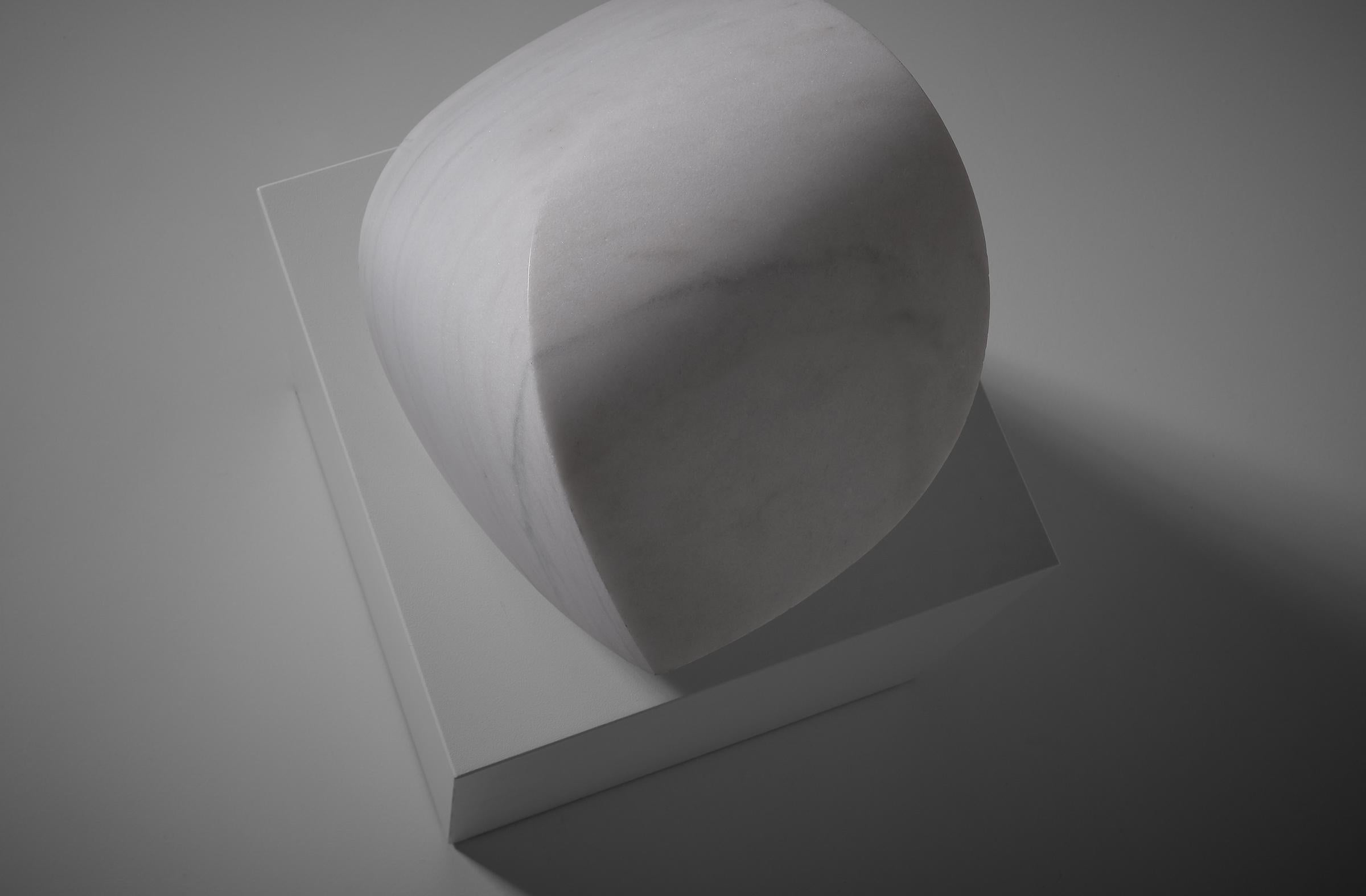 Abstract Carrara Marble Sculpture, 1970s In Good Condition In Rotterdam, ZH