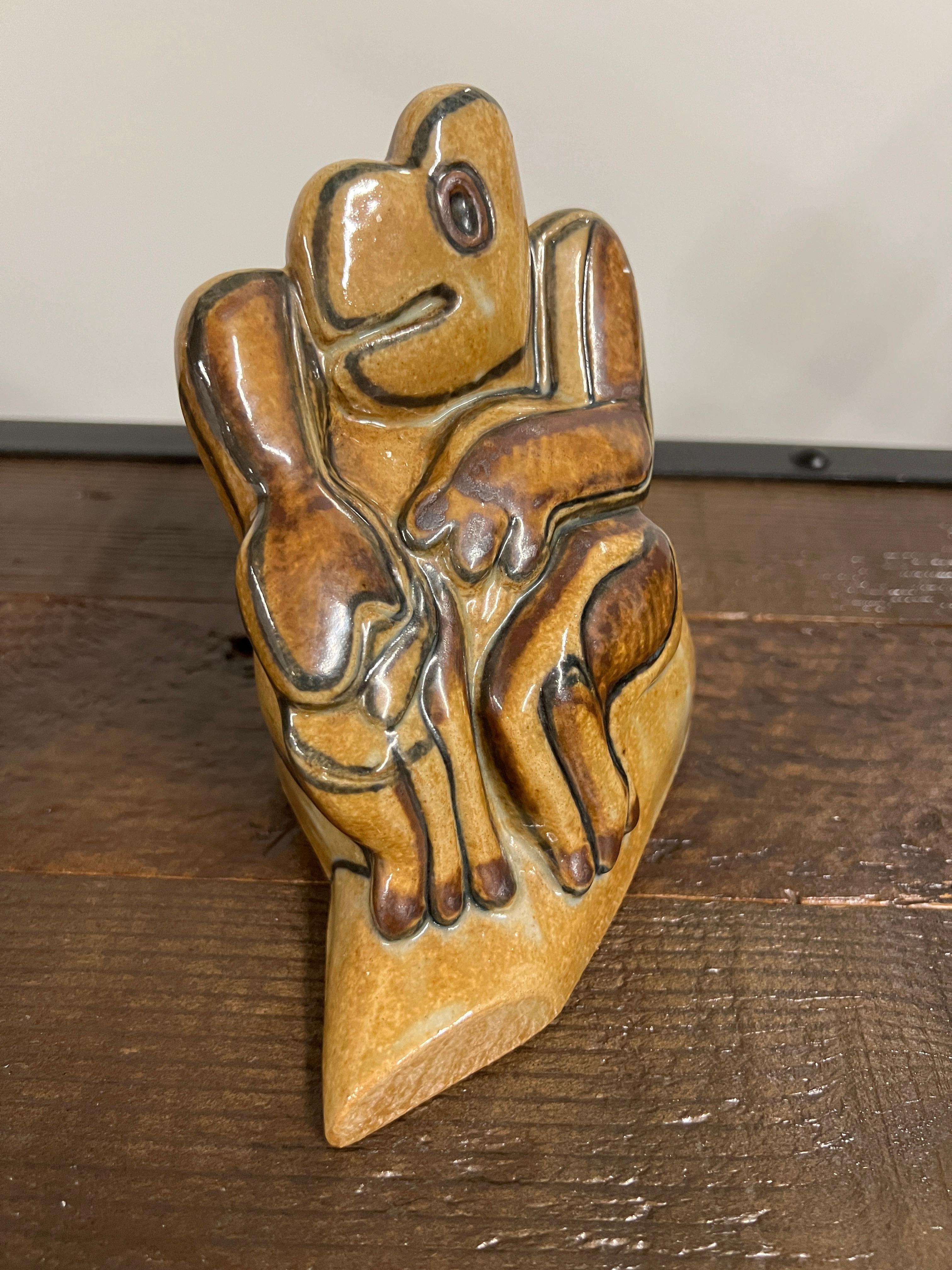Mid-Century moderno Figura astratta in ceramica #7047 di Sten Lykke Madsen Fabeldyr Line per I. A. B. in vendita
