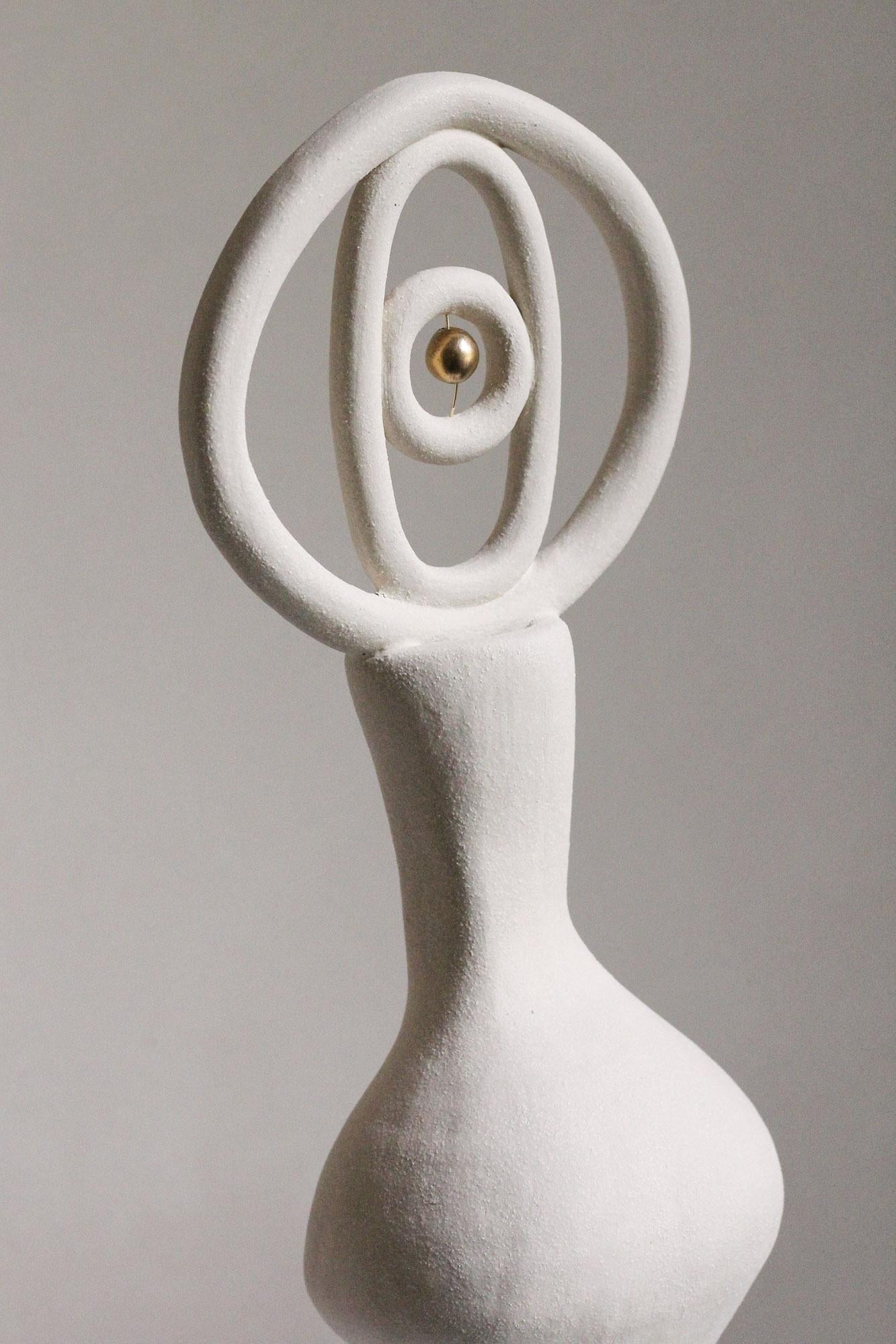 XXIe siècle et contemporain Abstract Ceramic Sculpture With 24 Karat Gold Lustre, “Female Gaze” by Miyelle en vente