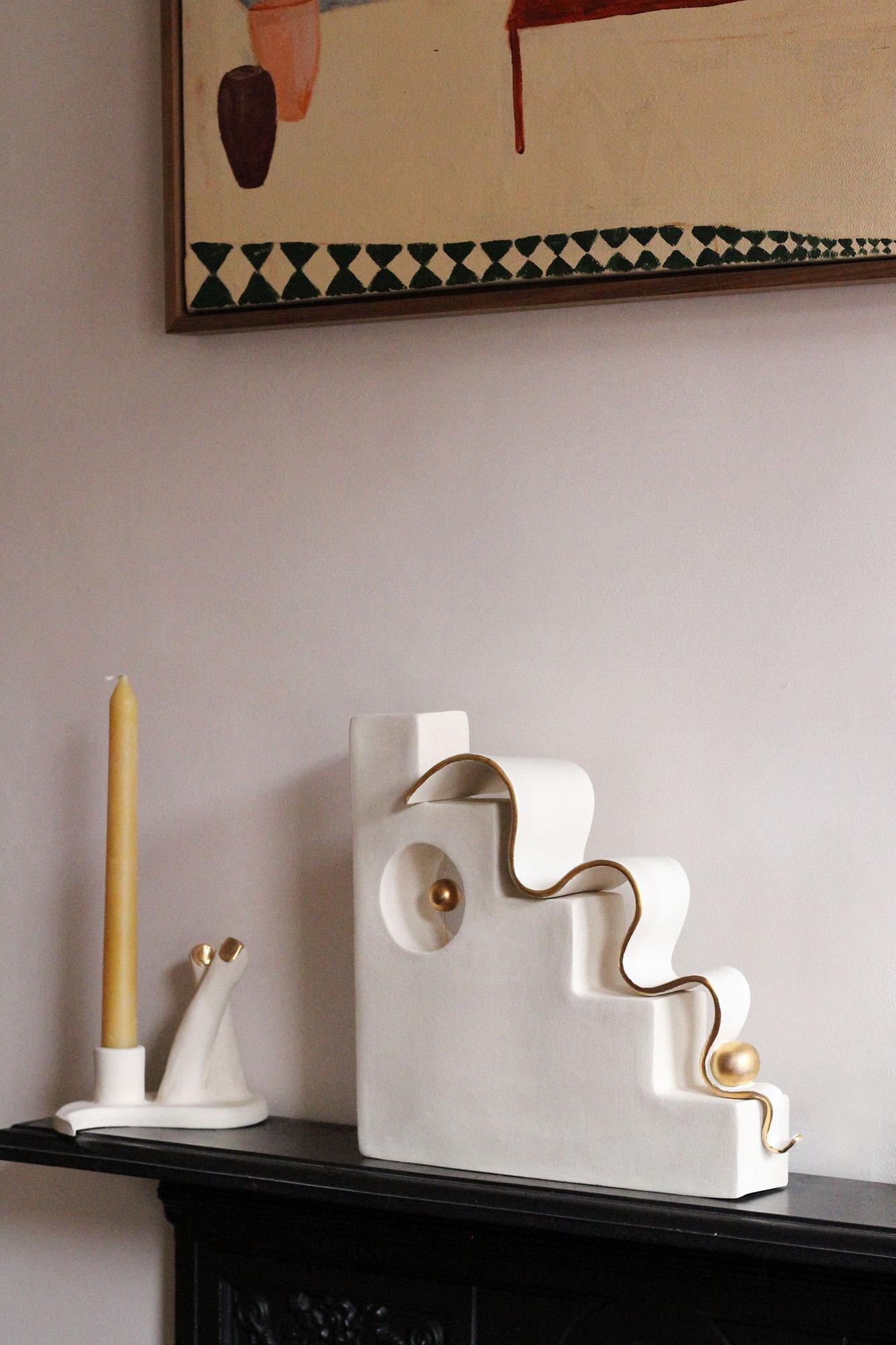 Sculpture abstraite en céramique avec lustre d'or, faite à la main, 