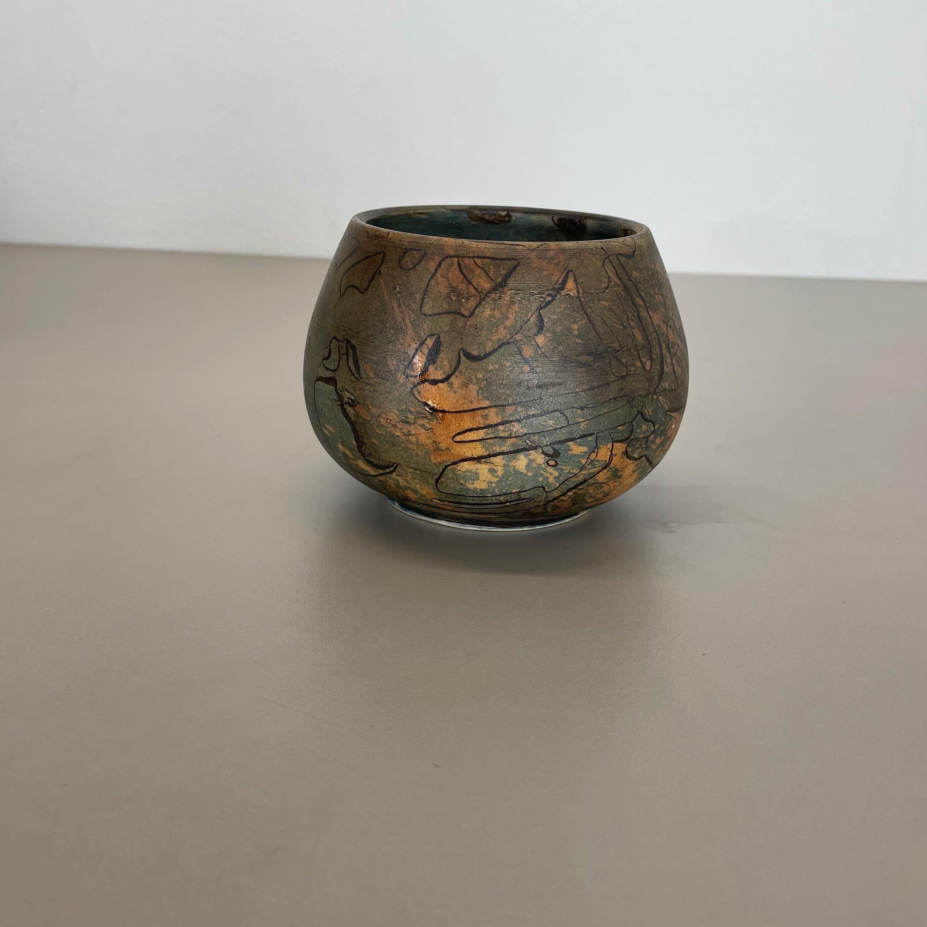 Objet de poterie de studio en céramique abstraite de Gerhard Liebenthron, Allemagne, 1970 Bon état - En vente à Kirchlengern, DE
