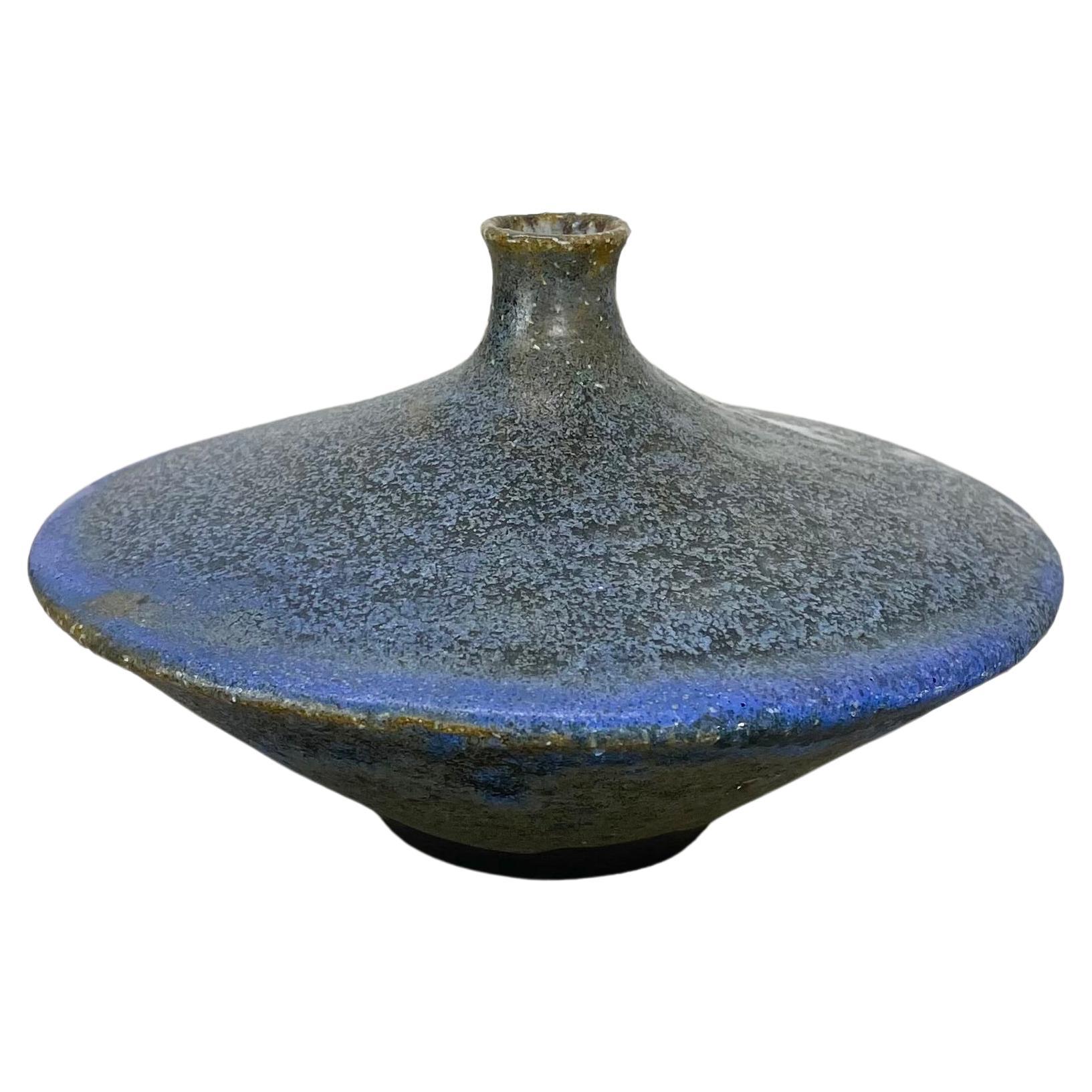 Vaso astratto in Studio Pottery "UFO" di Gerhard Liebenthron, Germania, 1968 in vendita
