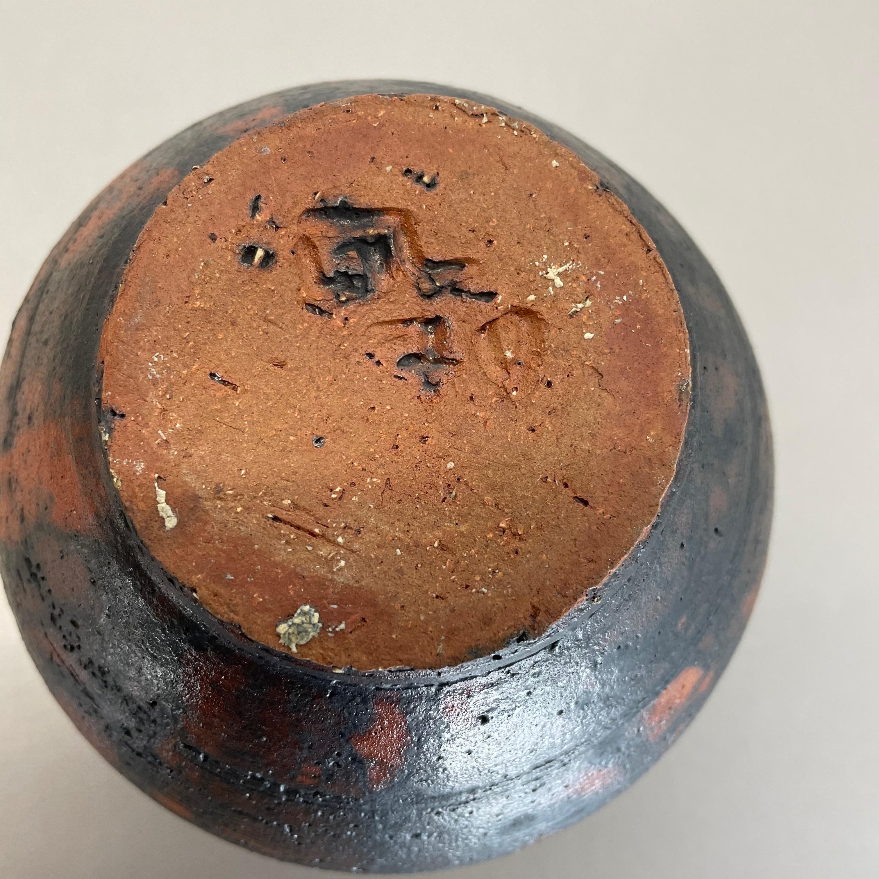 Vaso astratto in ceramica Studio Pottery di Gerhard Liebenthron, Germania, anni '1970 in vendita 9