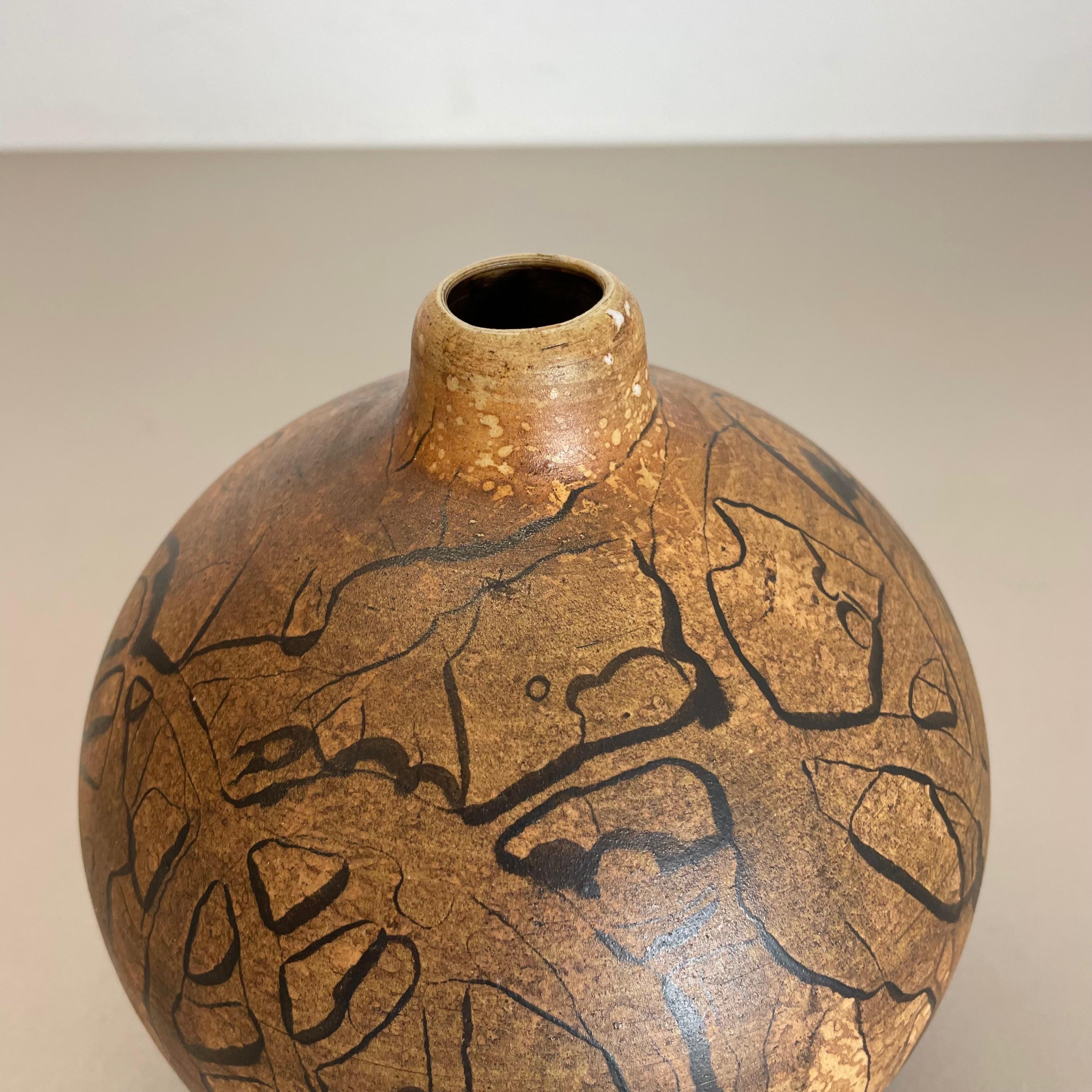 Allemand Vase en céramique abstraite de l'atelier de poterie de Gerhard Liebenthron, Allemagne, 1970 en vente
