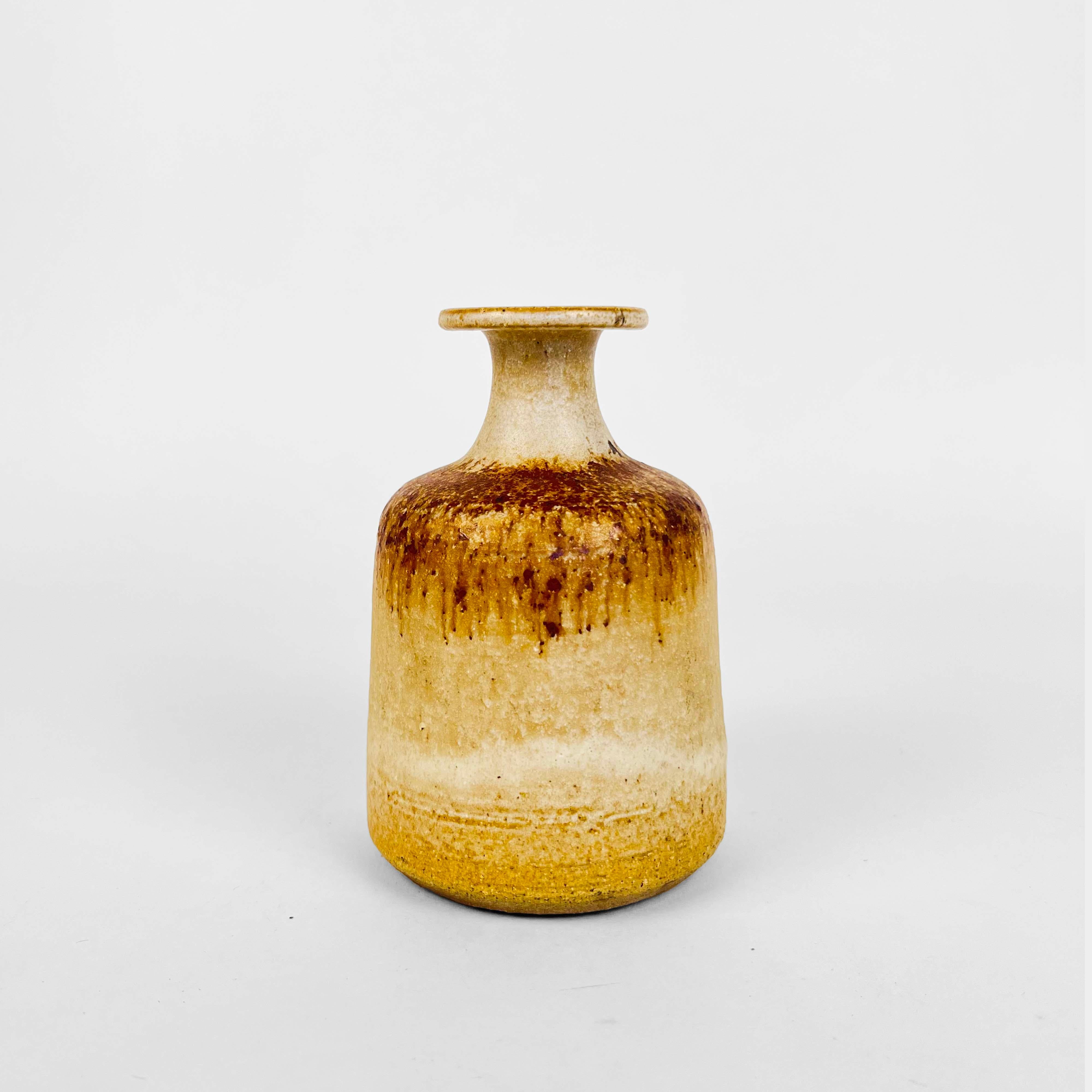 Vase abstrait en céramique Studio Pottery de Rudi Stahl, Allemagne, années 1970 Bon état - En vente à Philadelphia, PA