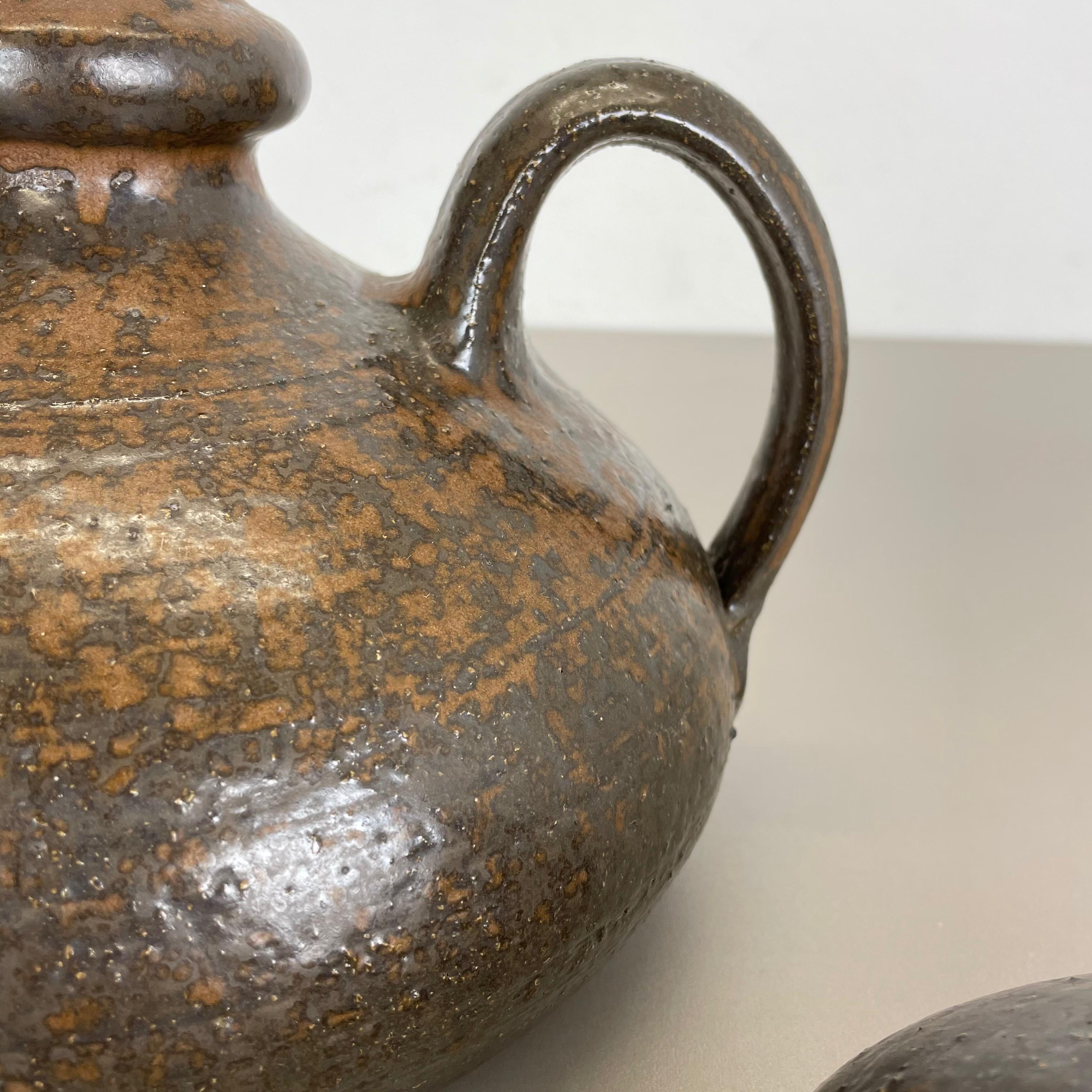 20ième siècle Vase et objets en céramique abstraite de l'atelier de poterie de Rudi Stahl, Allemagne, 1970 en vente