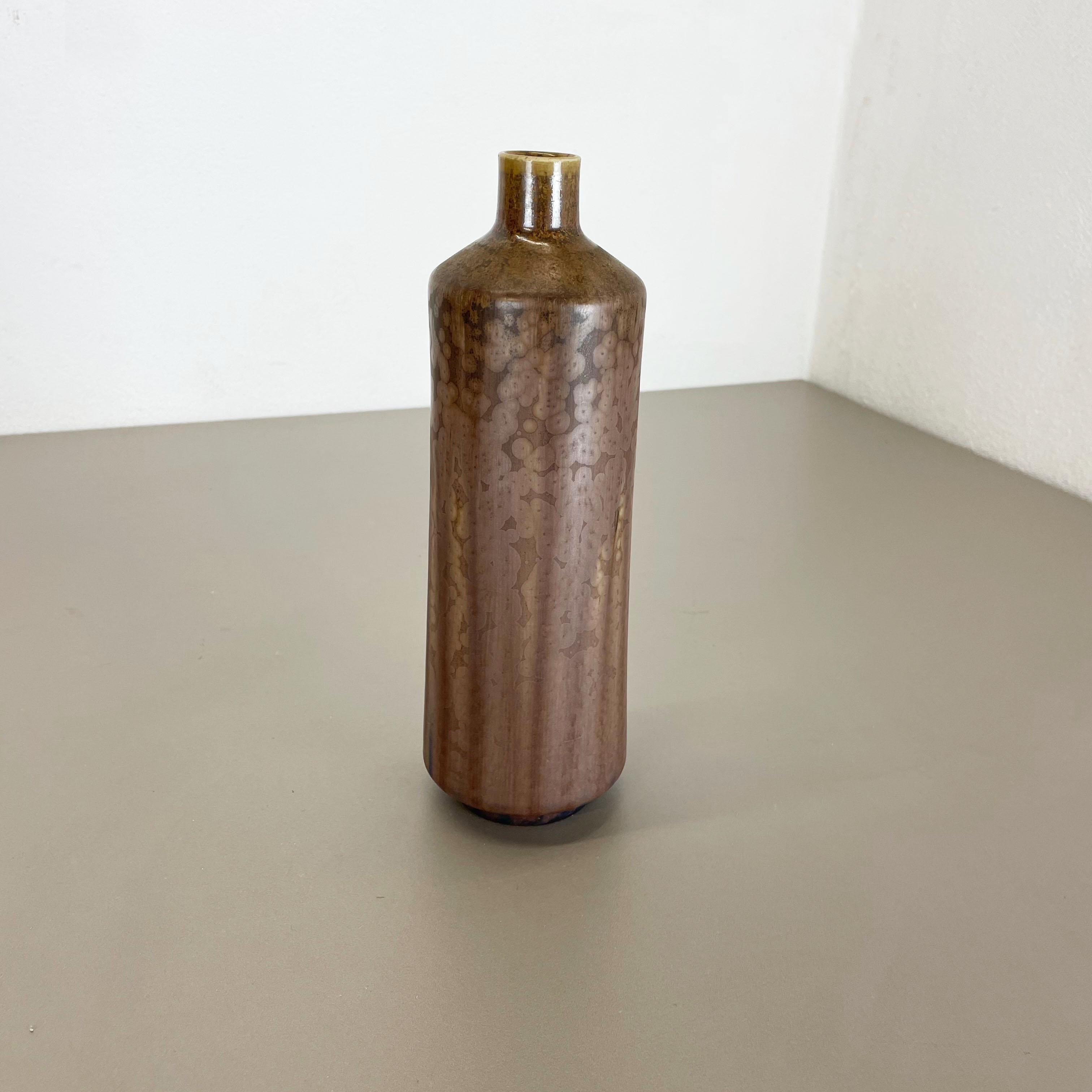 Article:

Ceramic object, lid can


Designer and producer:

Wendelin Stahl, Klotten/Mosel, Germany

Information:

Wendelin Stahl 1922-2000




Decade:

1970s


This original vintage studio object was designed by Wendelin Stahl and produced in his