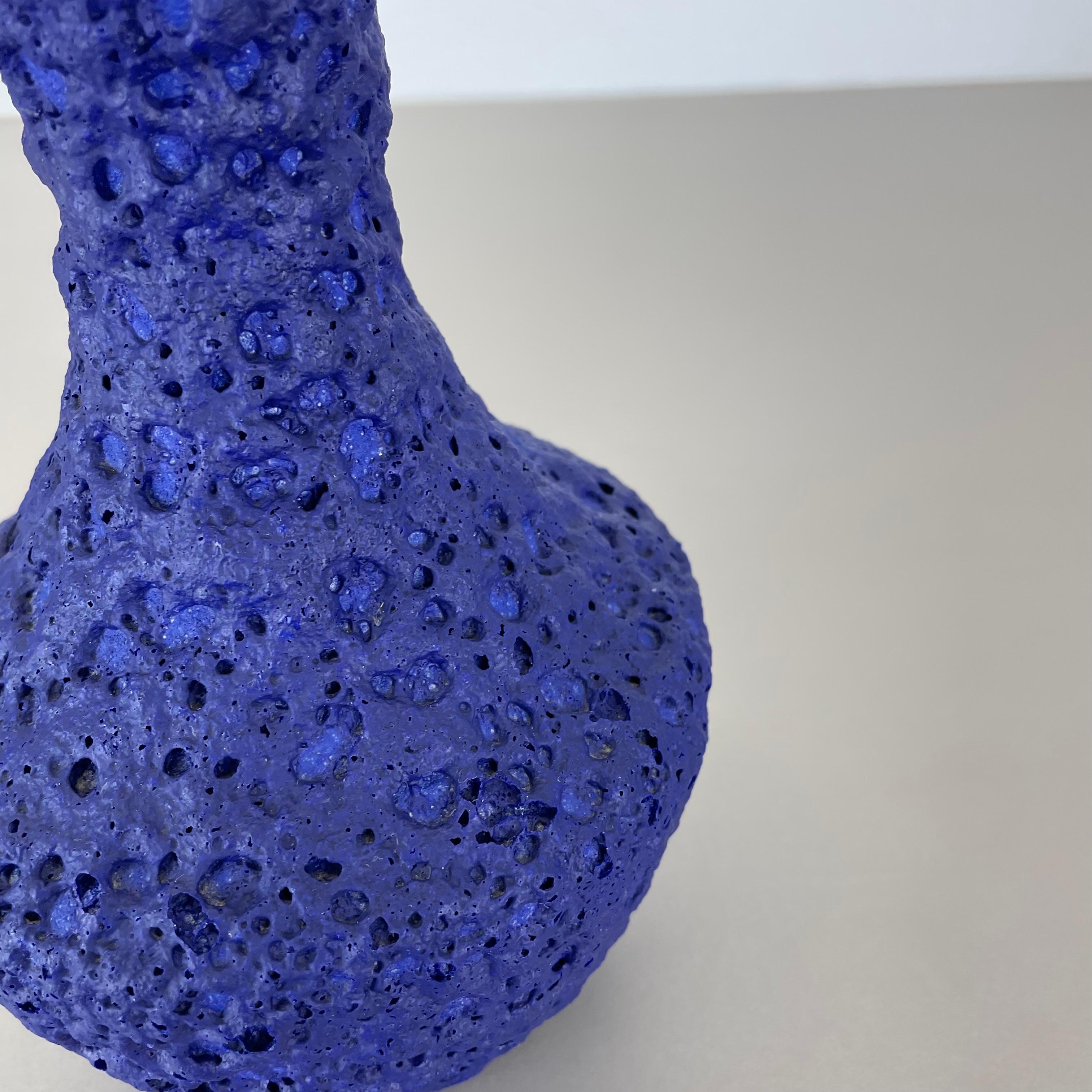 Blaue brutalistische Vase aus farbenfroher Keramik von Silberdistel, W. Germany, 1950er Jahre (20. Jahrhundert) im Angebot