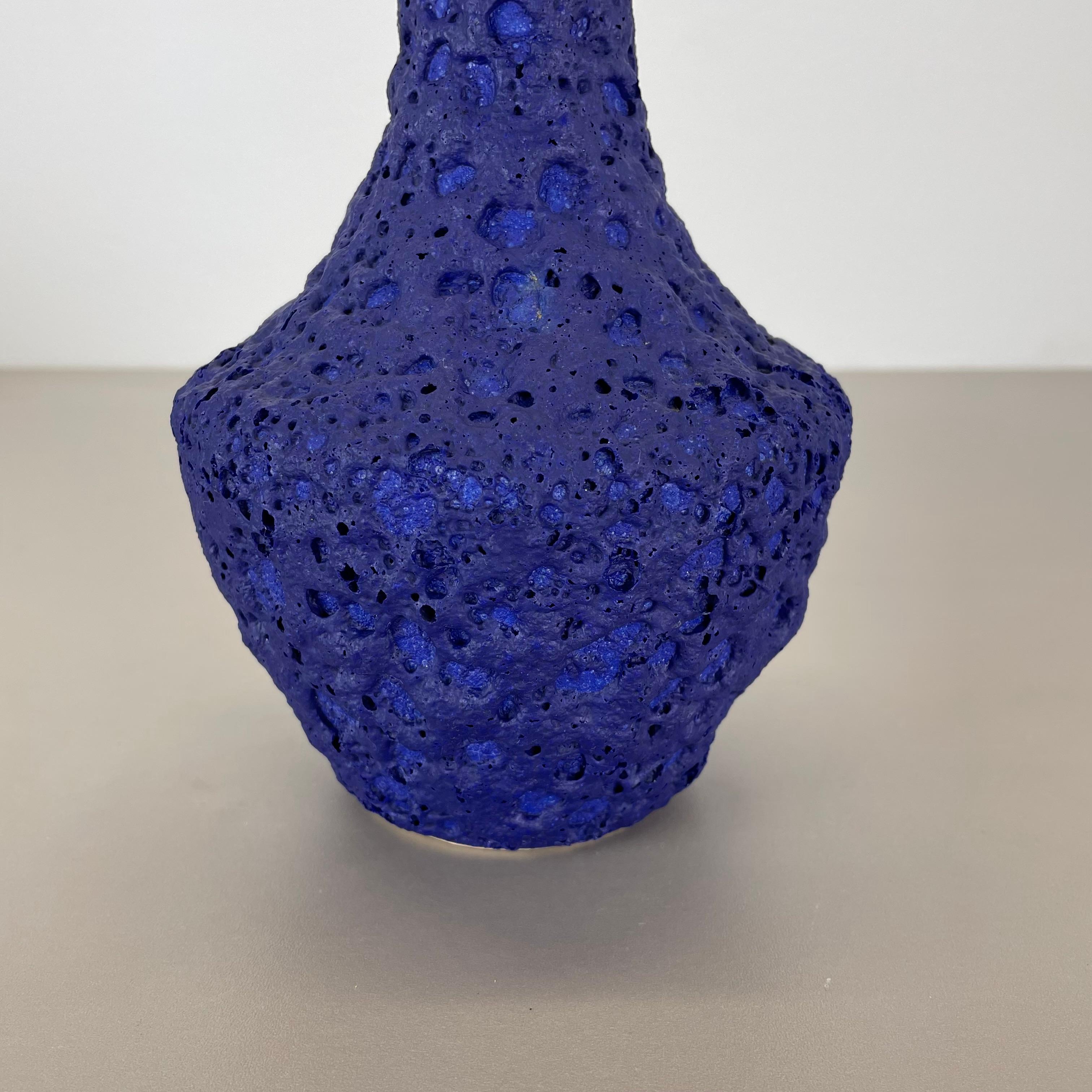 Blaue brutalistische Vase aus farbenfroher Keramik von Silberdistel, W. Germany, 1950er Jahre im Angebot 3