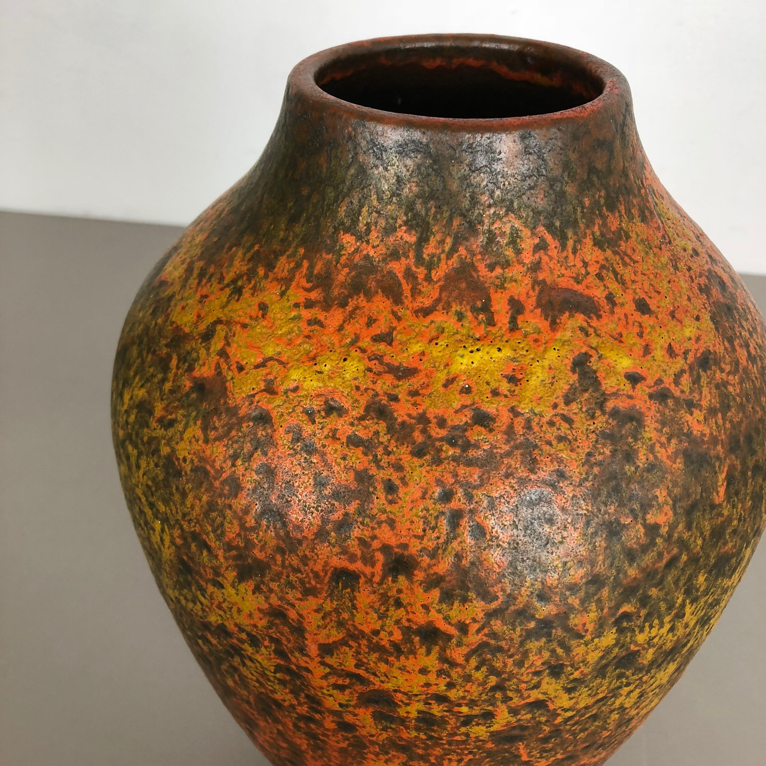 Céramique Vase de sol en poterie abstraite colorée fabriqué par Silberdistel, W. Allemagne, années 1950 en vente