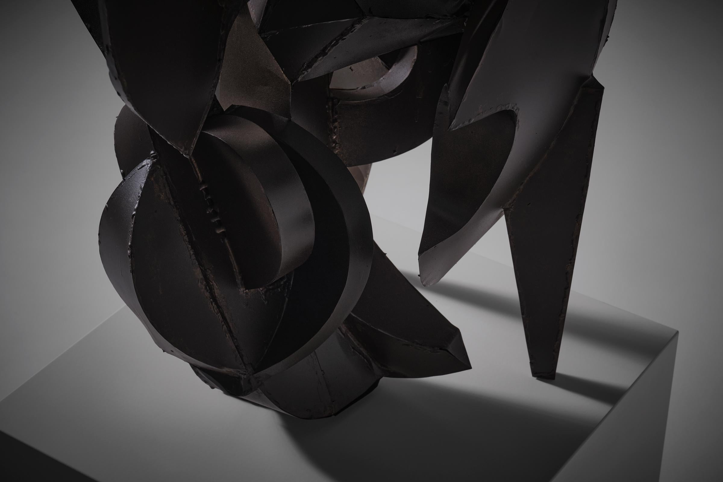 Abstract constructivist sculpture in metal by Sergio Ponzio IV, Italy 1971 In Good Condition For Sale In Rotterdam, ZH
