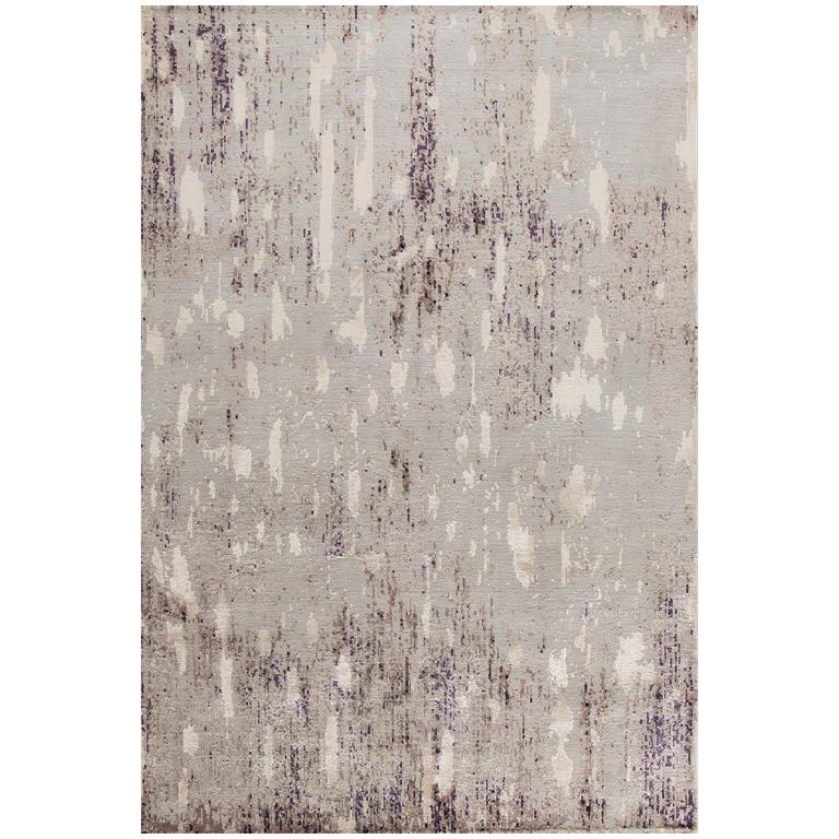 Using her Latin travel inspirations to expand her abstract rug collection, Creative Director Sigal Sasson is a story teller. Admiring the background of ancient walls she had seen everywhere in Portugal and Southern Spain, the designer used a blend