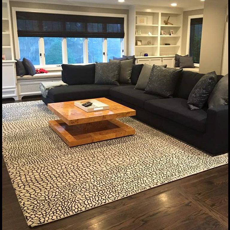 Moderne Tapis contemporain abstrait en Taupe Brown fait à la main en laine de 60 noeuds:: 