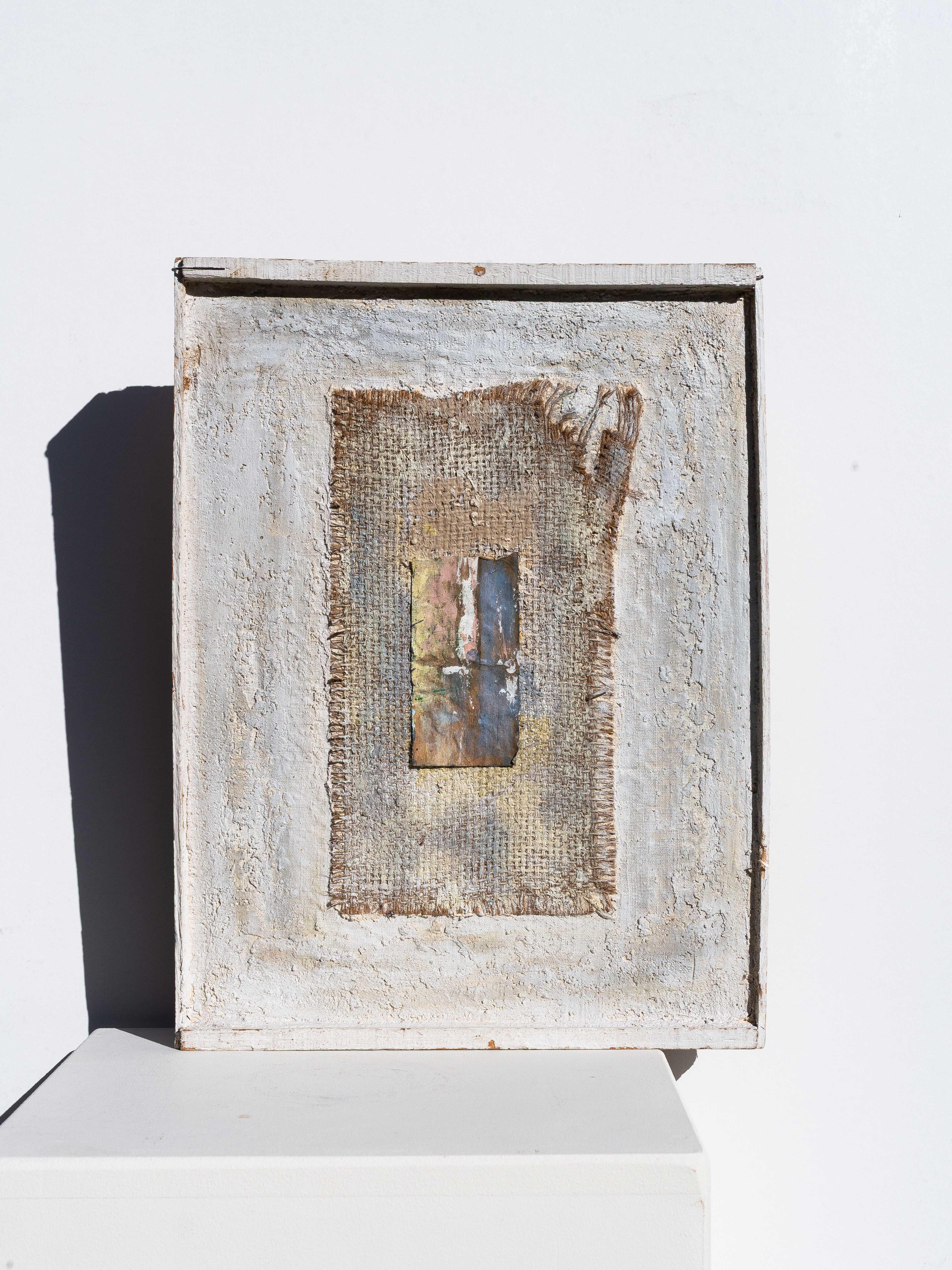 Abstract Contemporary Painting - Mixed Media Art - Signed - France 1990s

This abstract painting is composed of various materials (mixed-media artwork). 

The background consists of a piece of white-painted cardboard with a textured and scratched