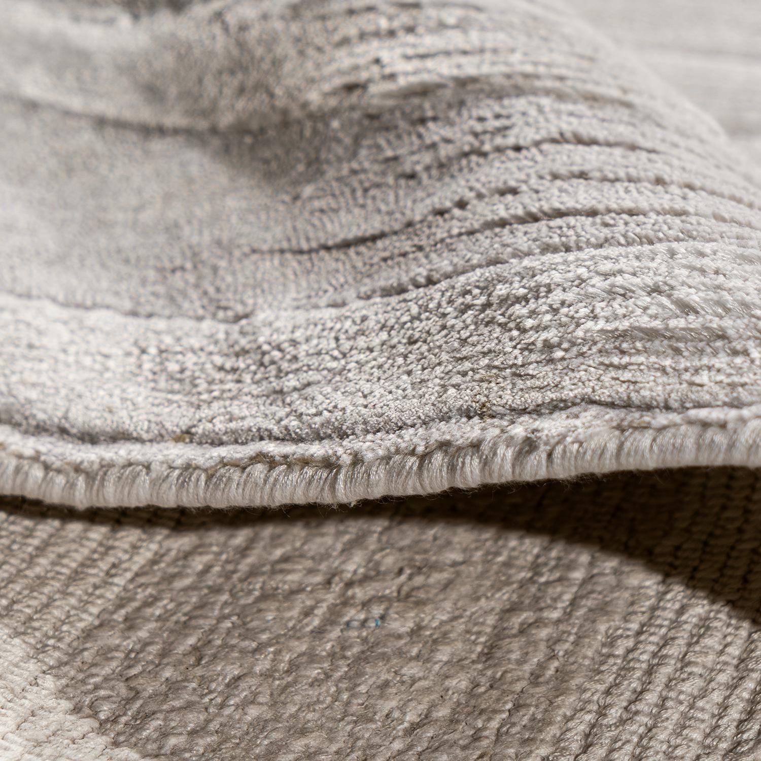 Abstrakter zeitgenössischer Teppich 8' X 10', ein neuer handgewebter zeitgenössischer Teppich aus Viskose, der ein seidig weiches Aussehen und Gefühl vermittelt.