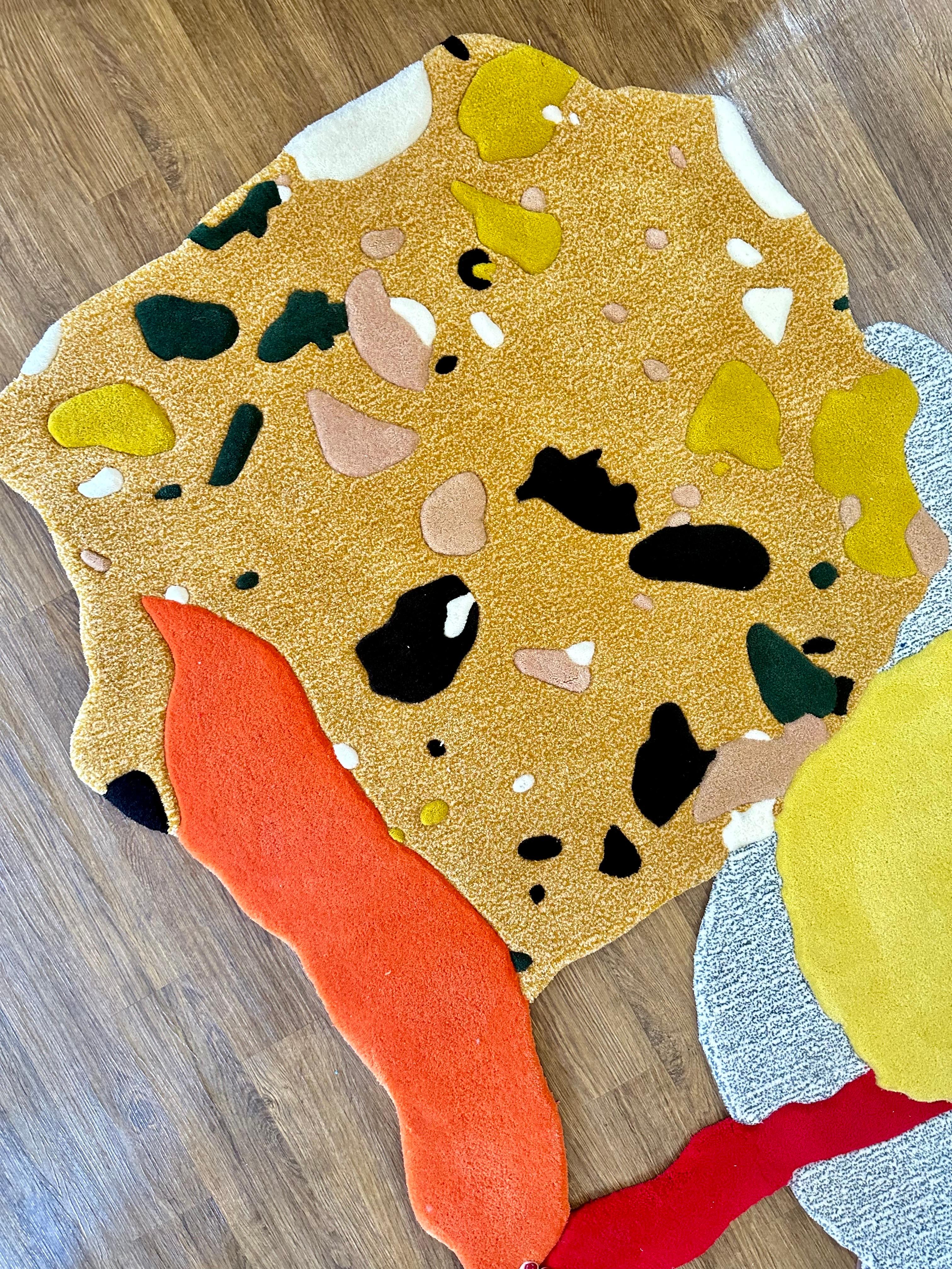 Abstrakter Contemporary Teppich mit Terrazzo-Motiv - Wolle-Acryl-Gemisch im Zustand „Neu“ im Angebot in Jakarta Selatan, ID