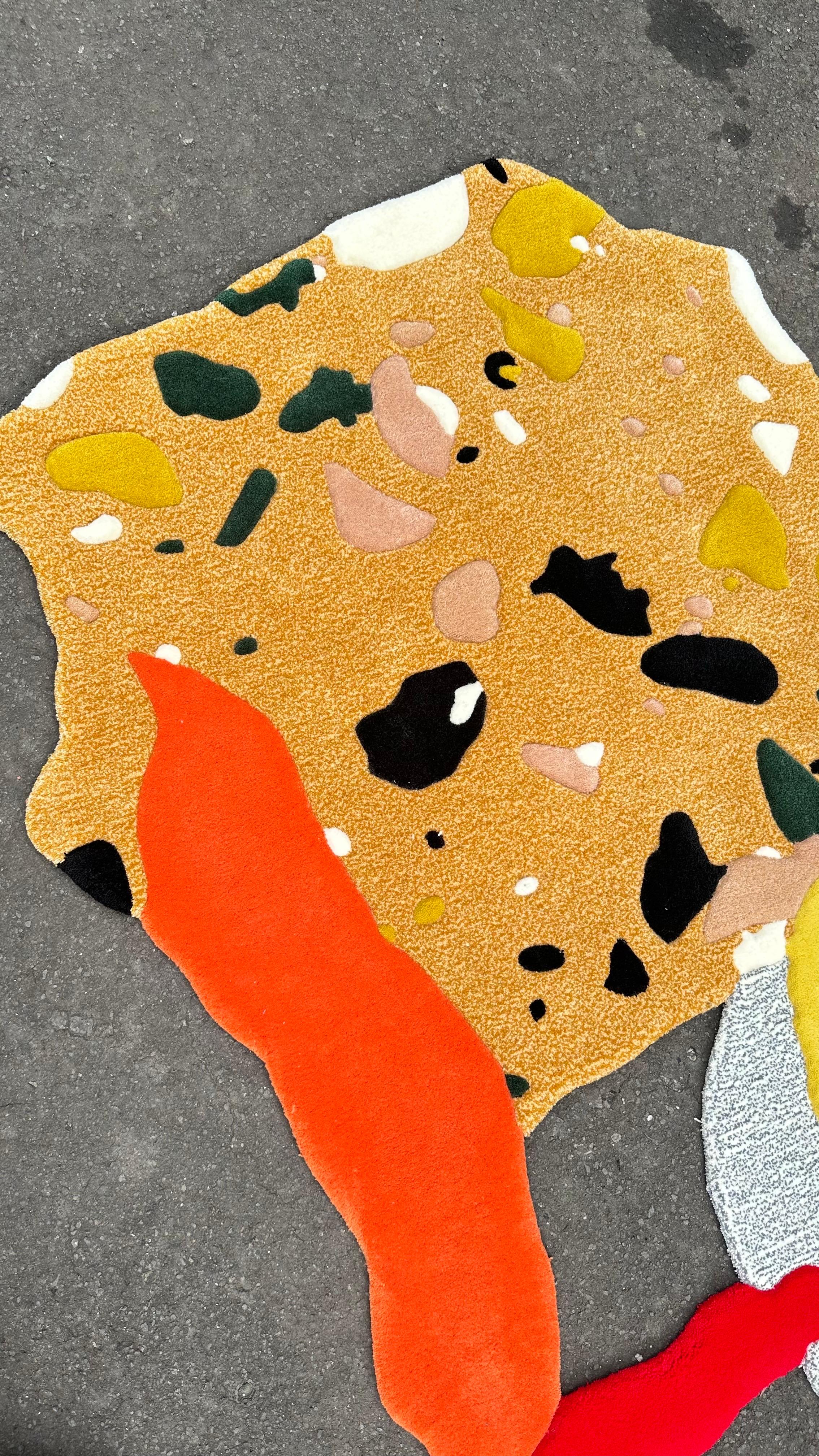 Abstrakter Contemporary Teppich mit Terrazzo-Motiv - Wolle-Acryl-Gemisch im Angebot 3