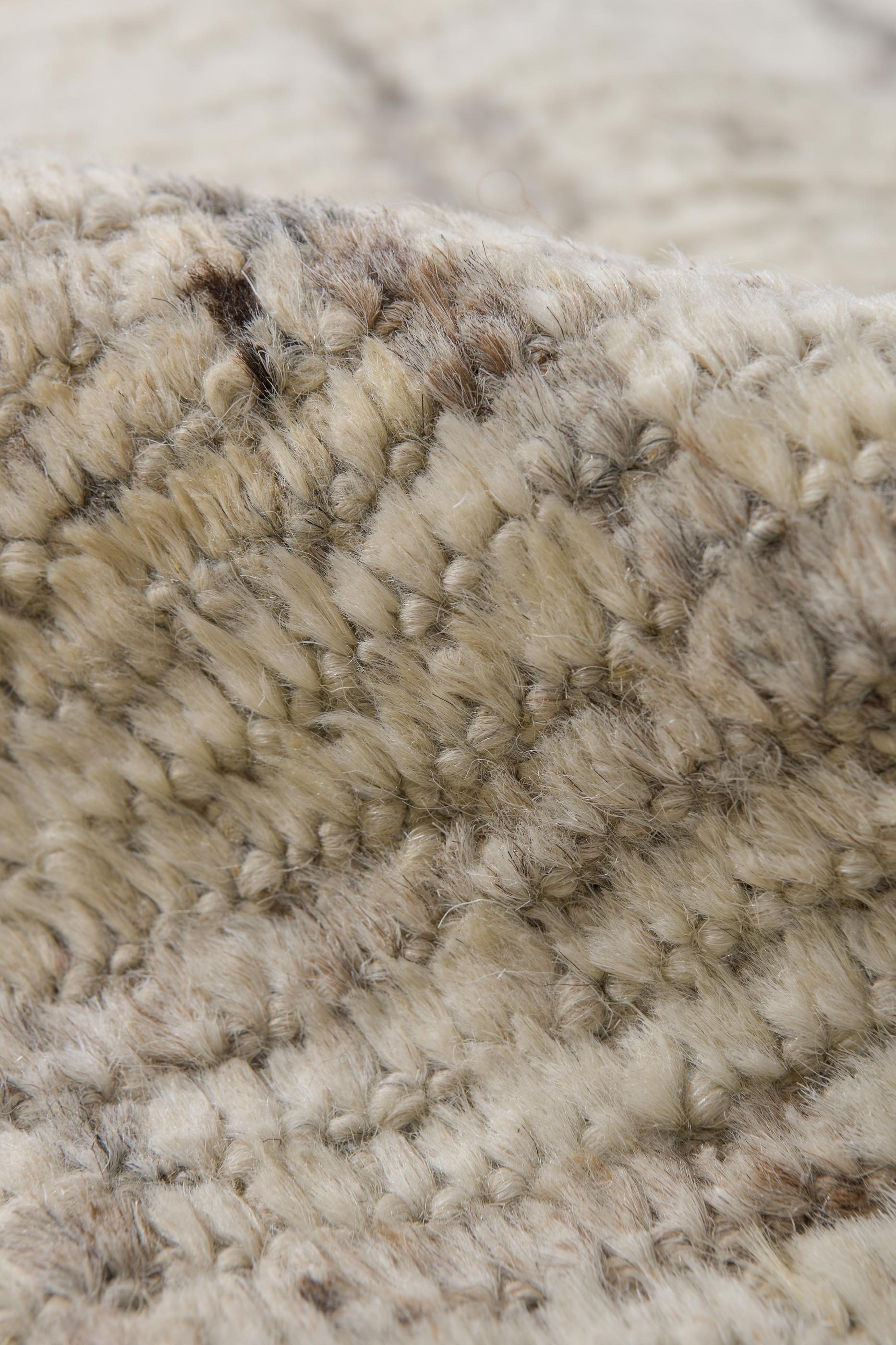 Wool Abstract Creamy Tulu in Linear  For Sale