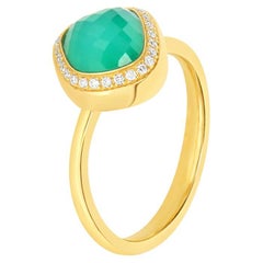 Abstract-Cut Green Stone White diamond Ring with Diamonds in 18 Kt Yellow Gold