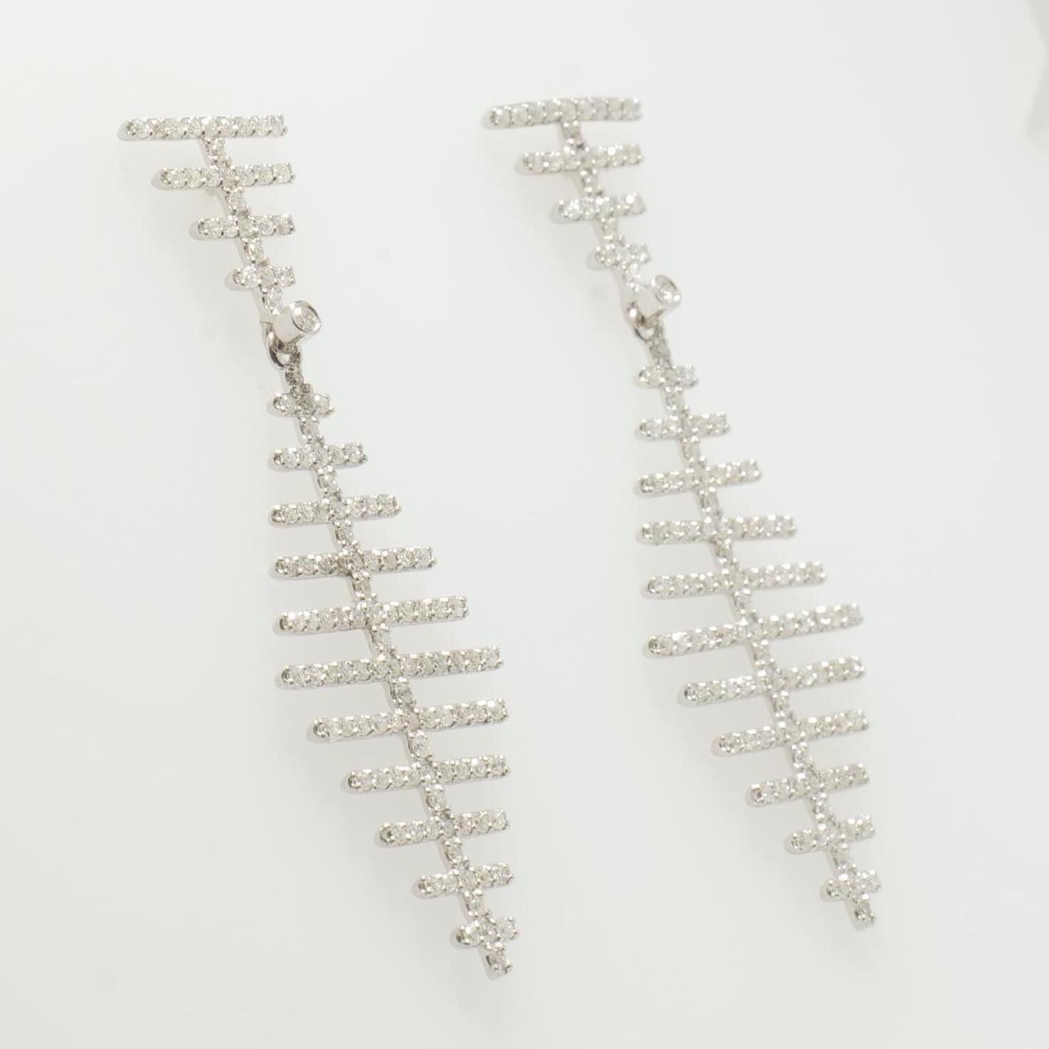 Taglio rotondo Orecchini astratti con diamanti pendenti in oro massiccio 14k (certificati) in vendita