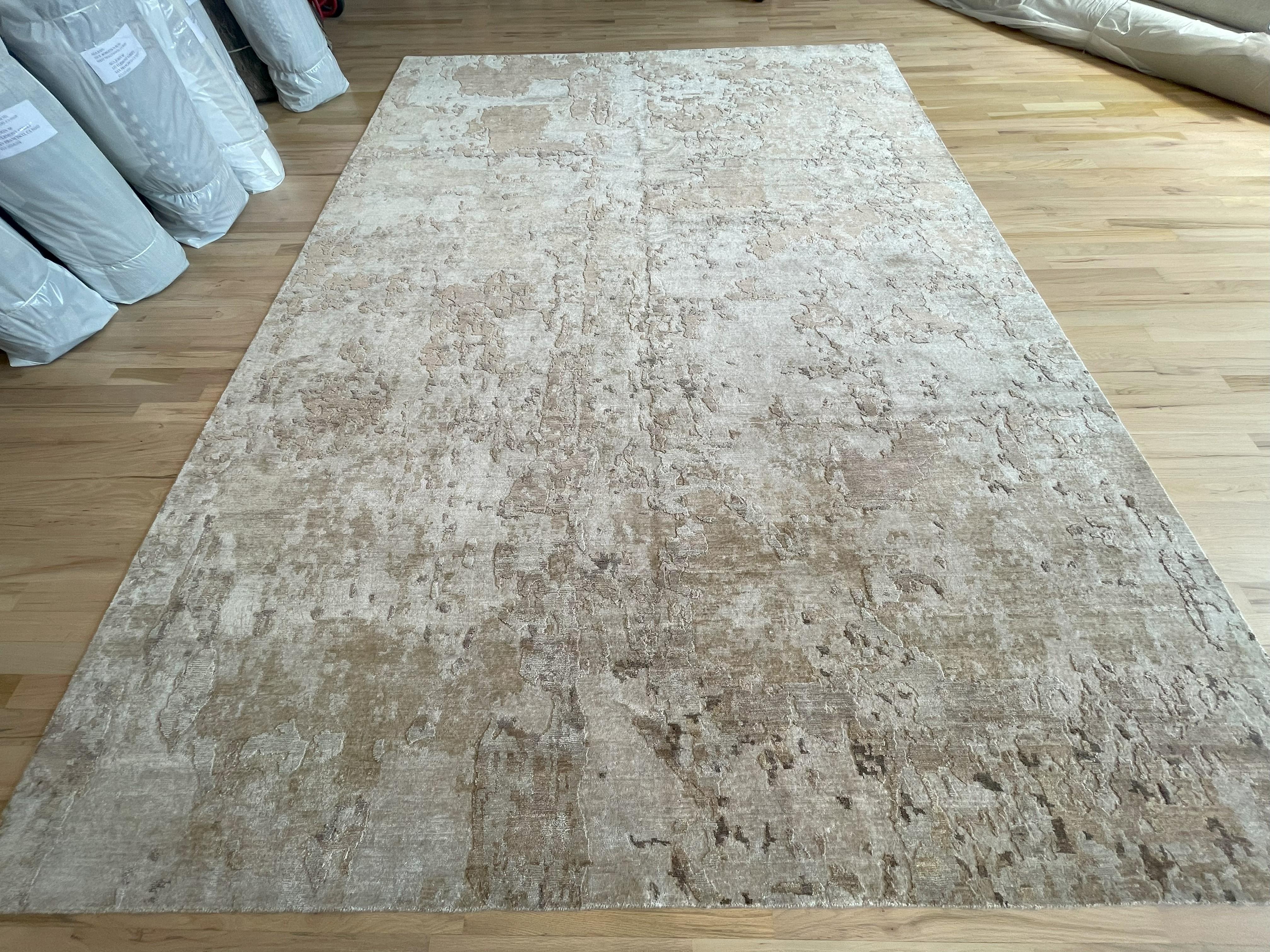 Abstrakter Design-Teppich (Indisch) im Angebot