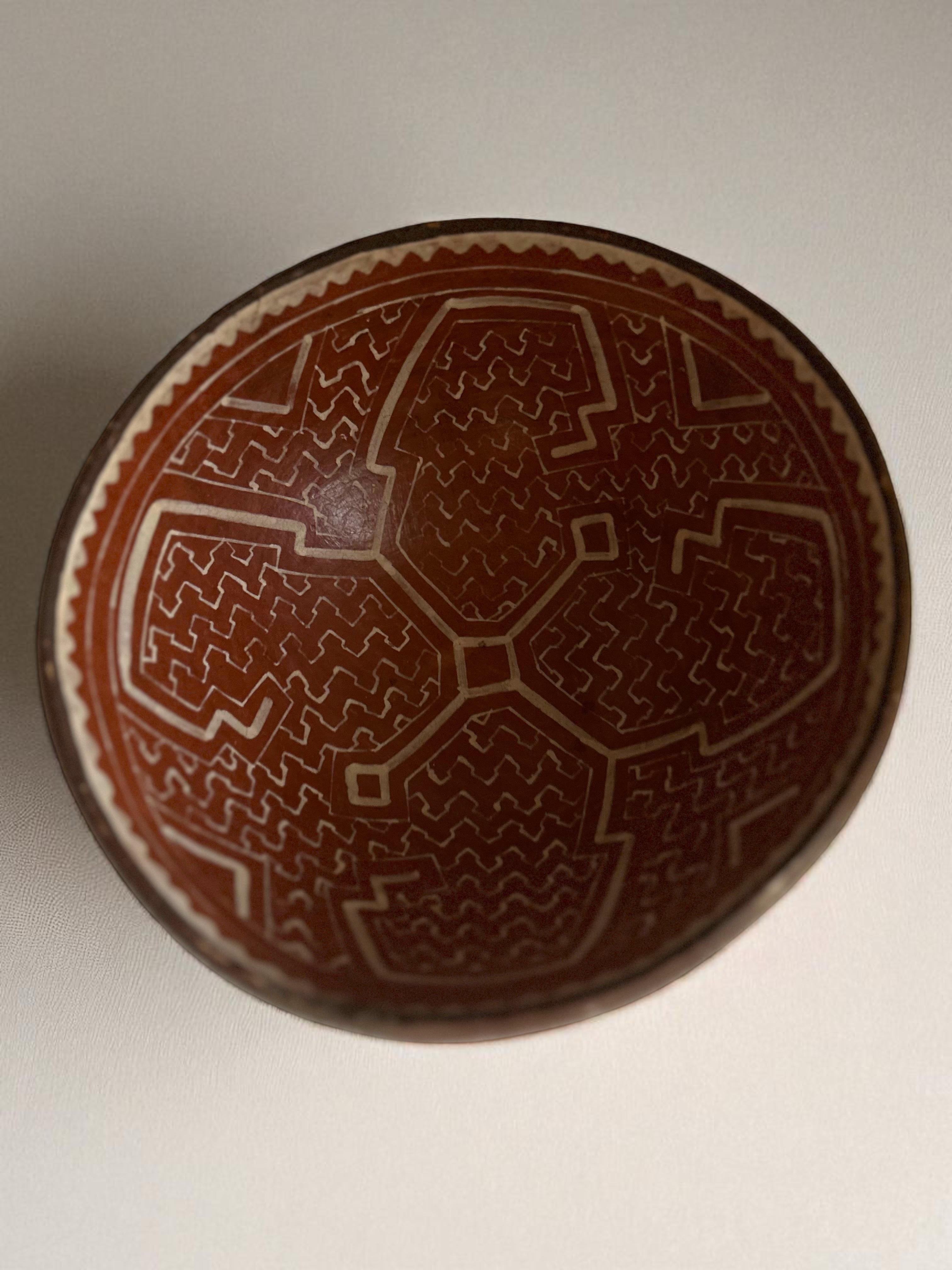 Abstraktes Design Keramik Schale (Peruanisch) im Angebot