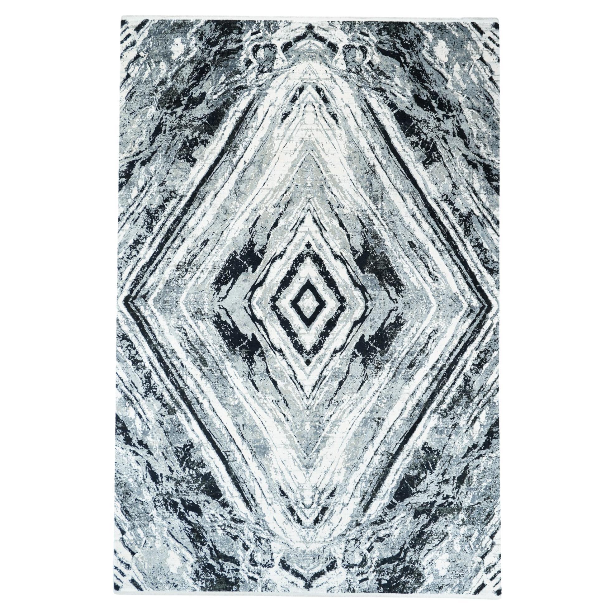 Abstract Design Rug 6'5'' x 9'7''