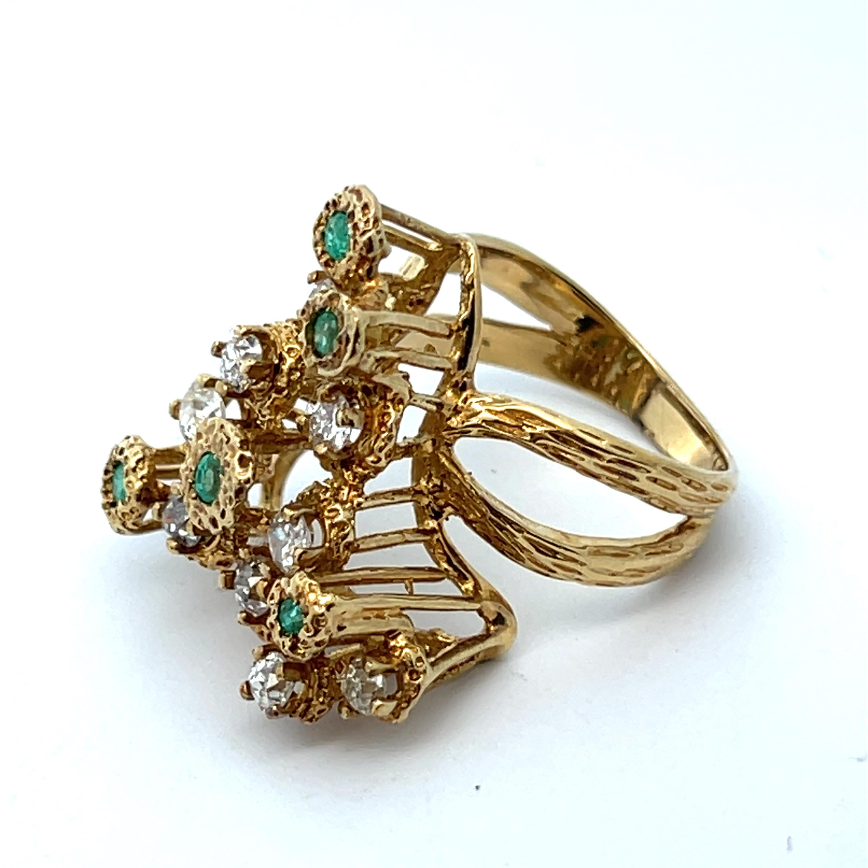 Abstrakter Ring mit Smaragd und Diamant im Angebot 2