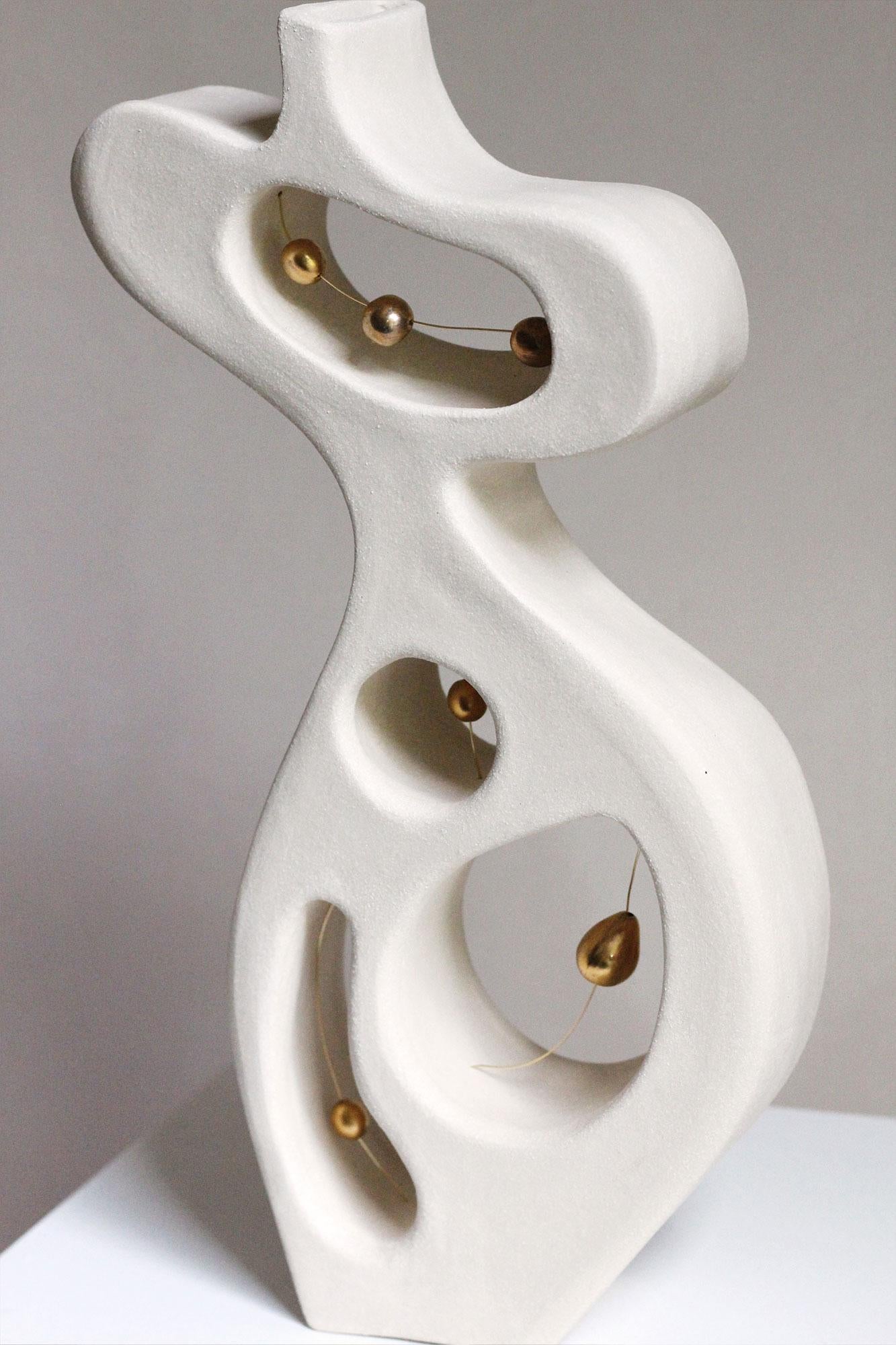 Or Sculpture abstraite féminine en céramique avec lustre d'or, faite à la main, 