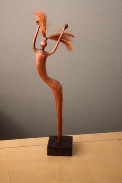 Sculpture abstraite de danseuse tribale féminine en cuivre et fibre Hagenauer 1950s