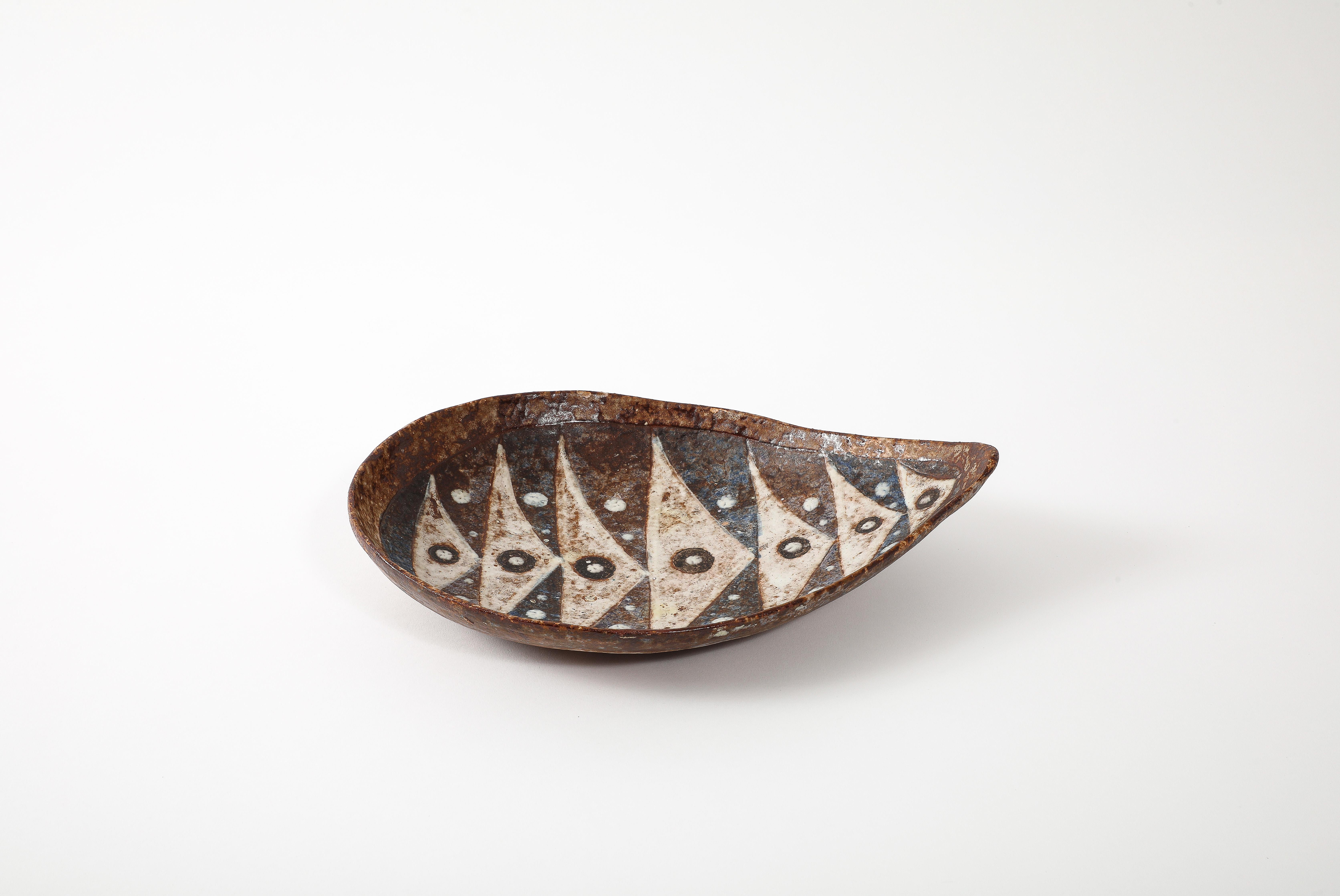 Abstract Fish Motif Mid-Century Ceramic Dish, France, 1960’s In Good Condition In New York, NY
