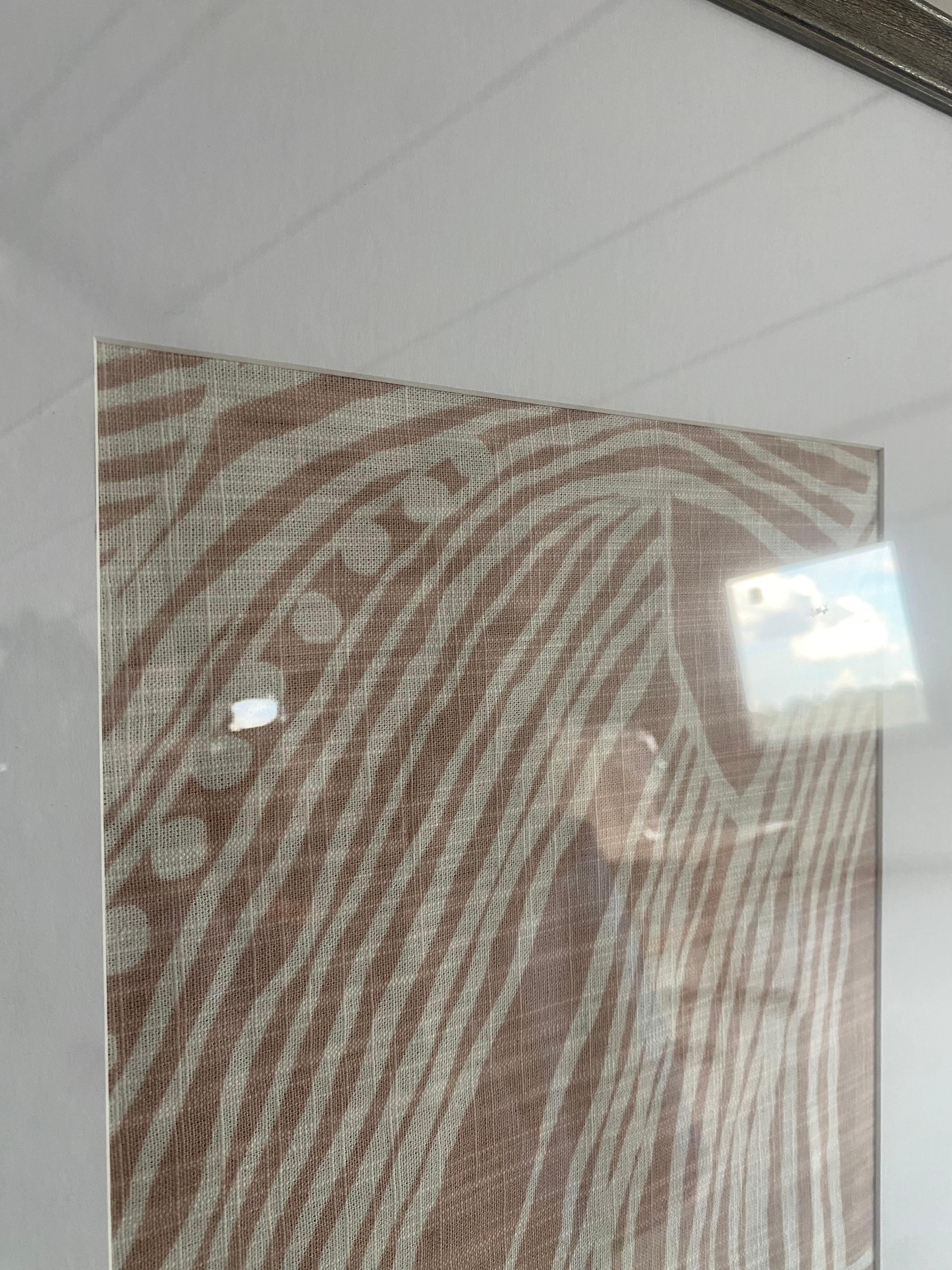 Abstrakte gerahmte Textilien in Blush und Elfenbein (20. Jahrhundert) im Angebot