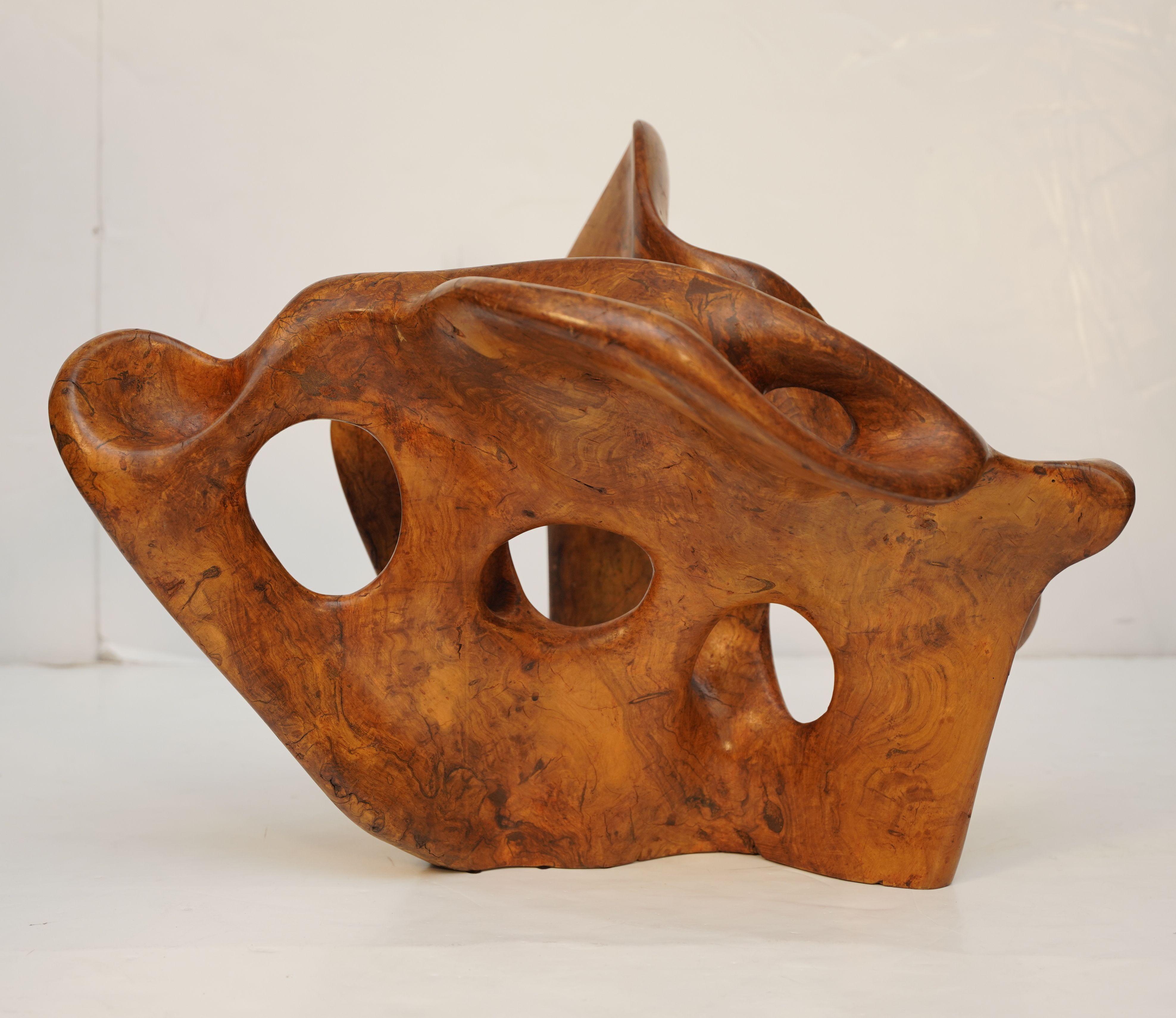 Scultura astratta a forma libera in legno d'olivo dalla Francia in vendita 2