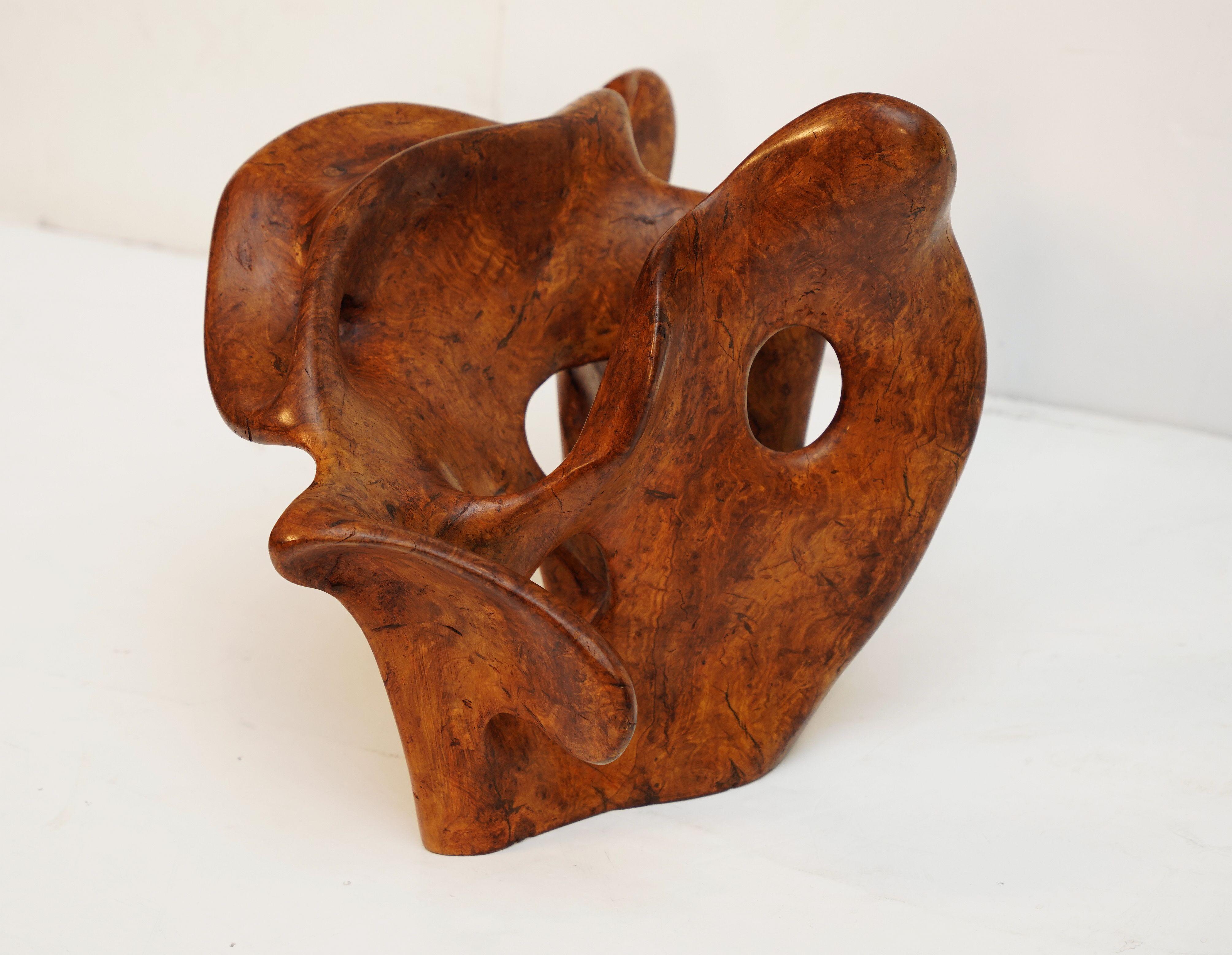 Intagliato Scultura astratta a forma libera in legno d'olivo dalla Francia in vendita