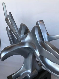 Scultura astratta "Freedom" di Mauricio Sorice