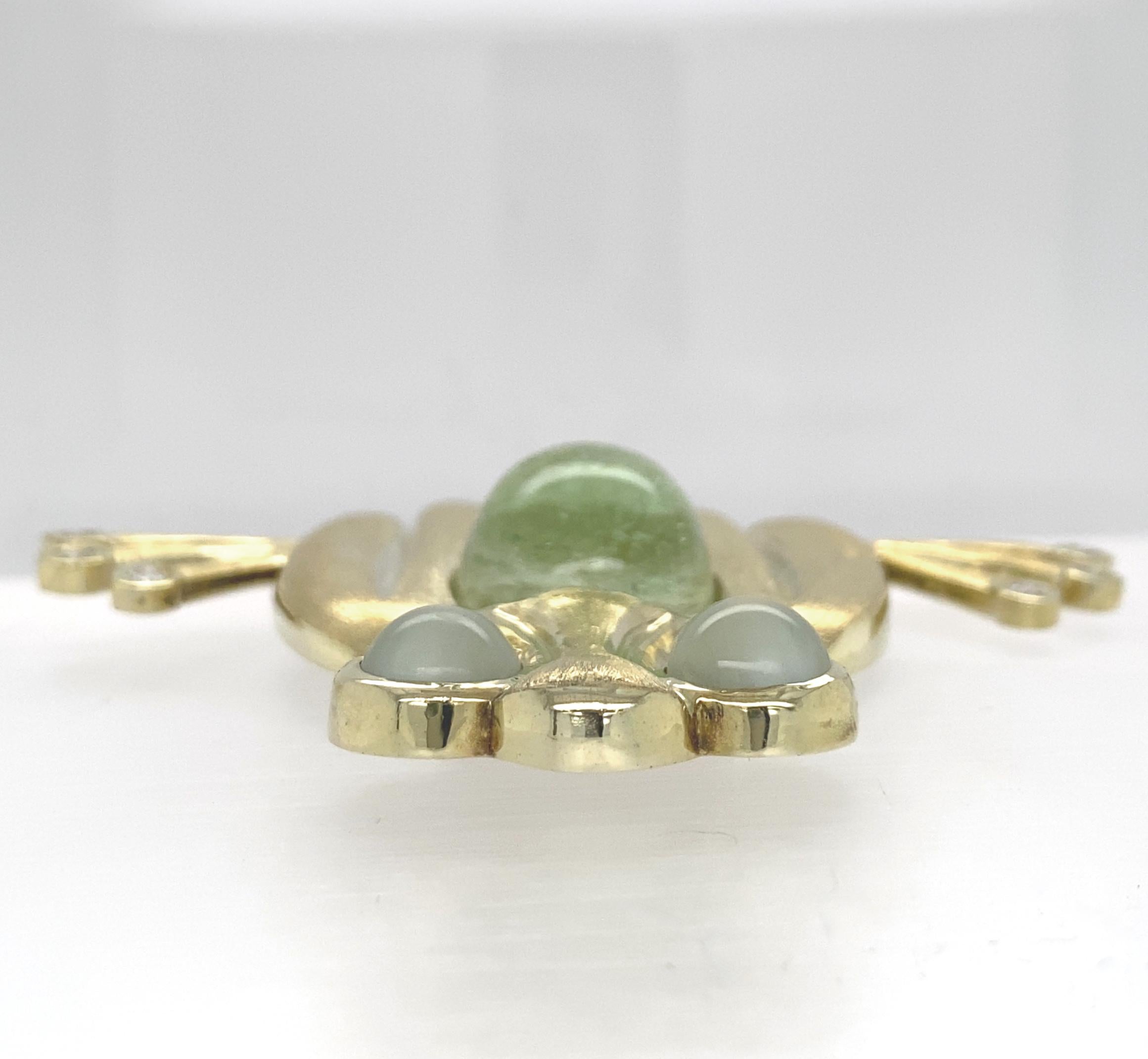 Broche grenouille abstraite en or 18 carats avec diamants, pierre de lune et tourmaline Excellent état - En vente à Sherman Oaks, CA