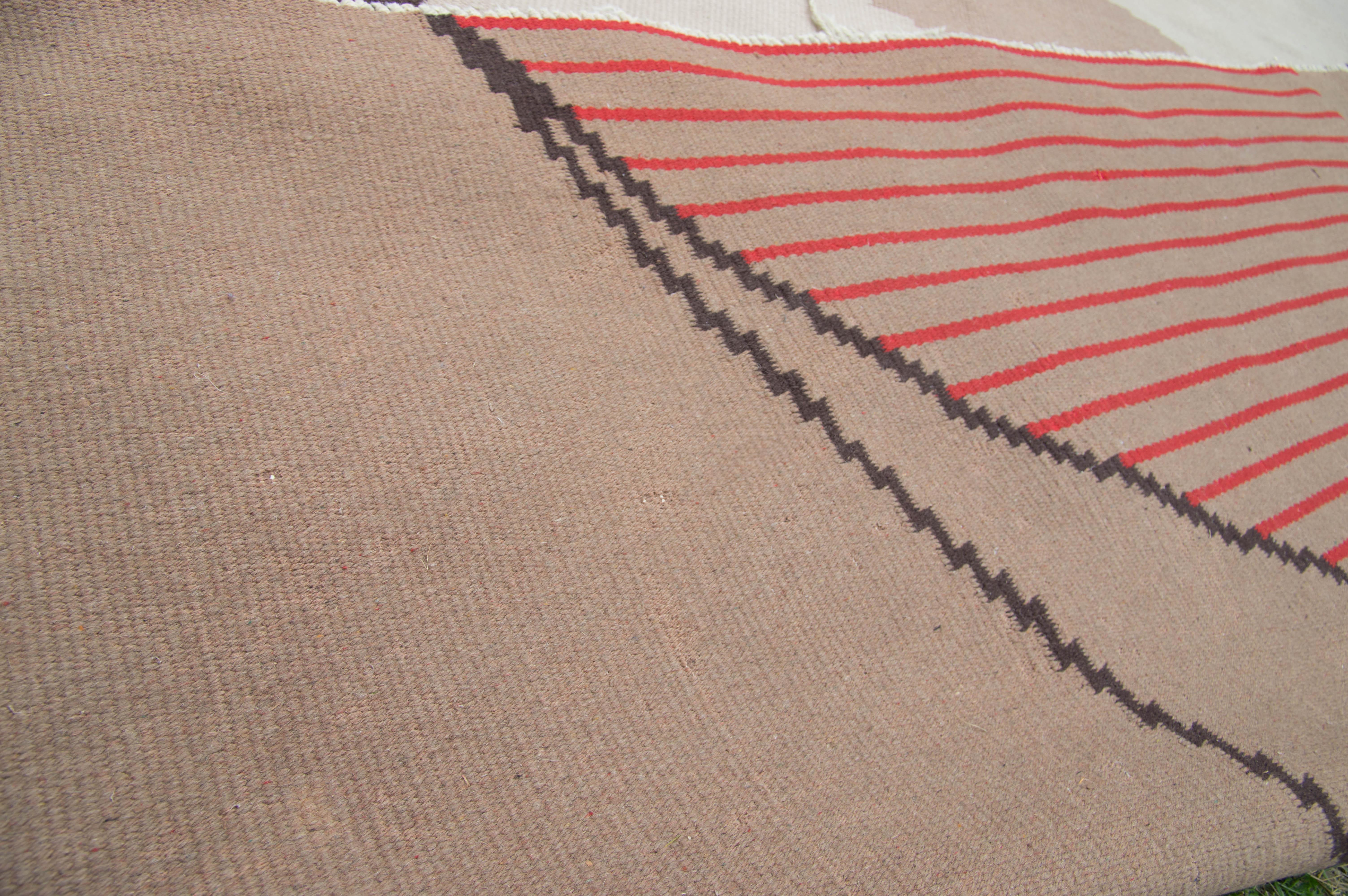 Abstrakter geometrischer Teppich, Tschechoslowakei, 1940er Jahre (Wolle) im Angebot