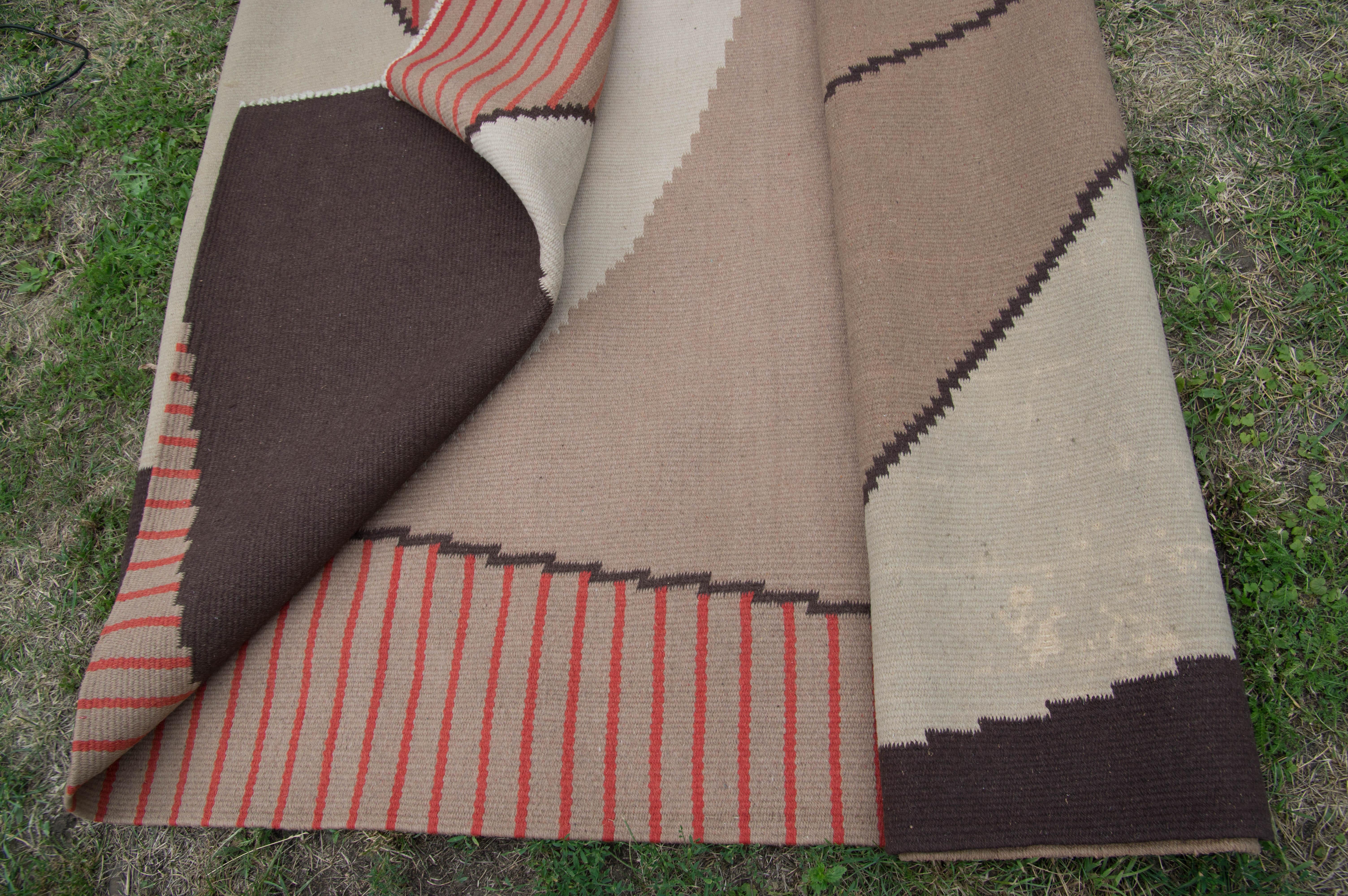 Abstrakter geometrischer Teppich, Tschechoslowakei, 1940er Jahre im Angebot 2