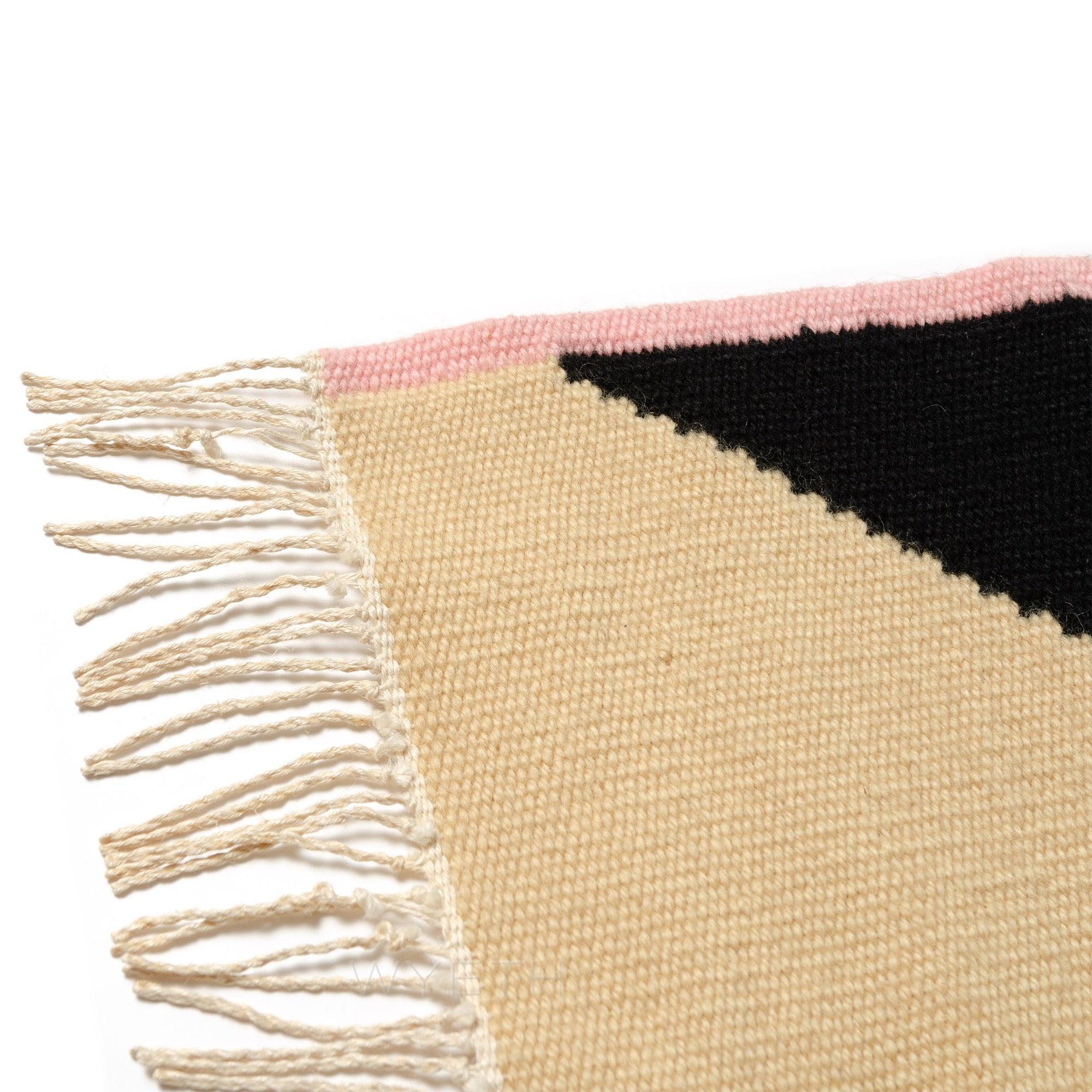 Abstrakter, handgefalteter Wandteppich von Sonja Flavin (amerikanisch) im Angebot