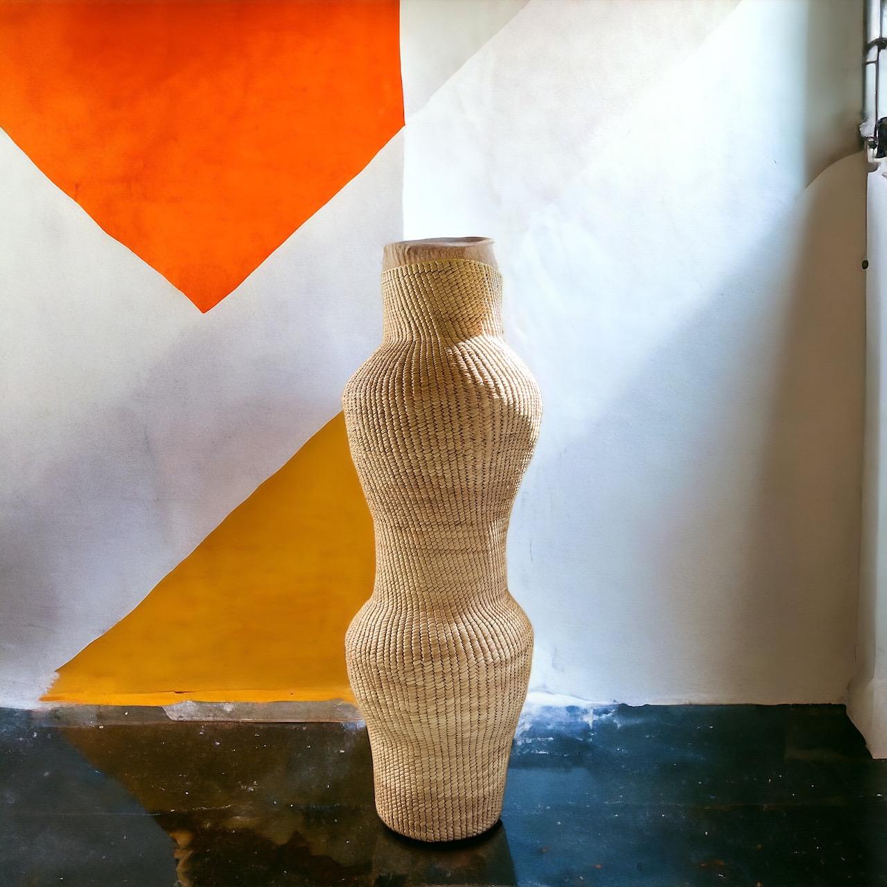 Sculpture abstraite de palmier tissée à la main - Moyen en vente 5